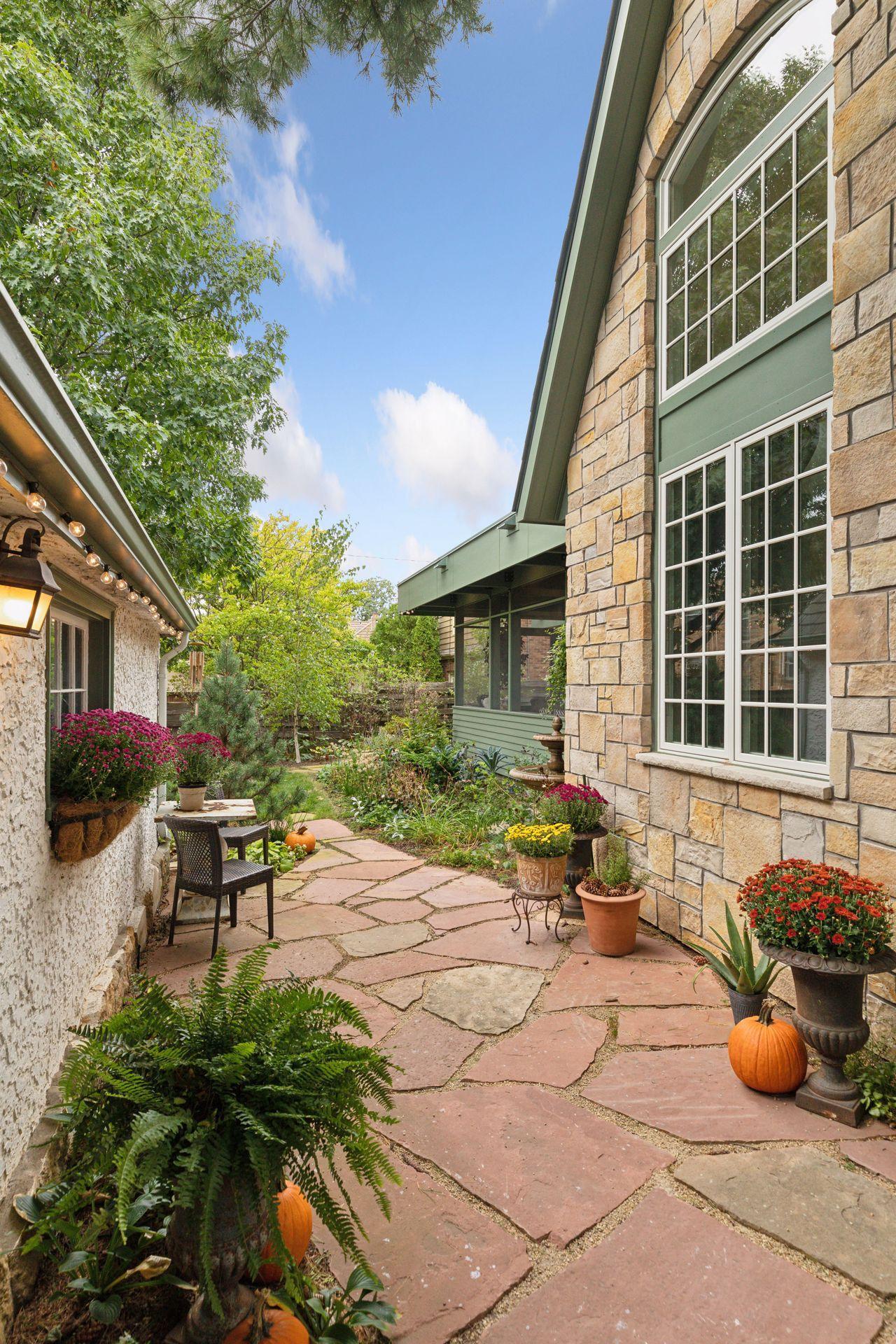 1798 Pinehurst Avenue