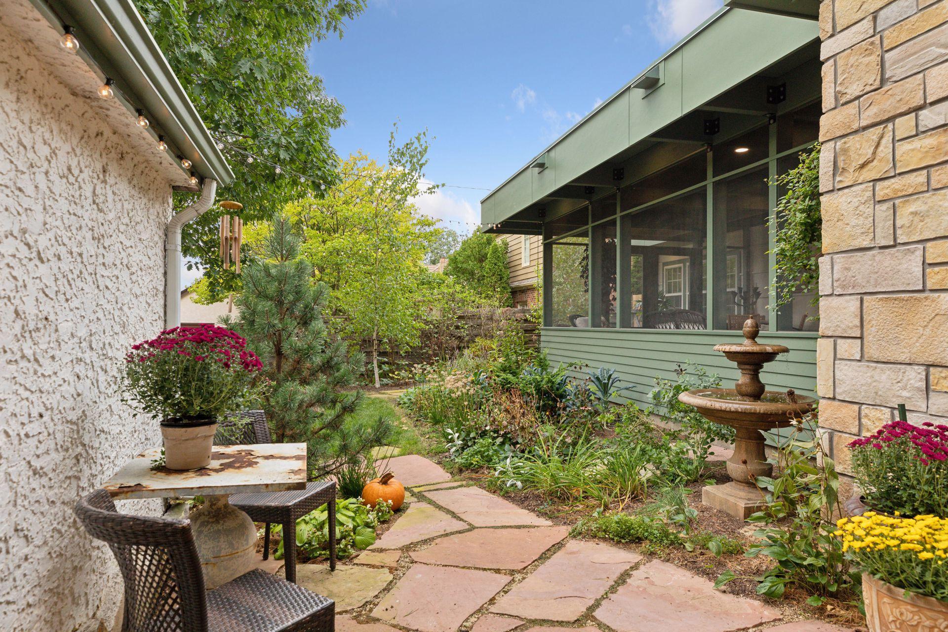 1798 Pinehurst Avenue