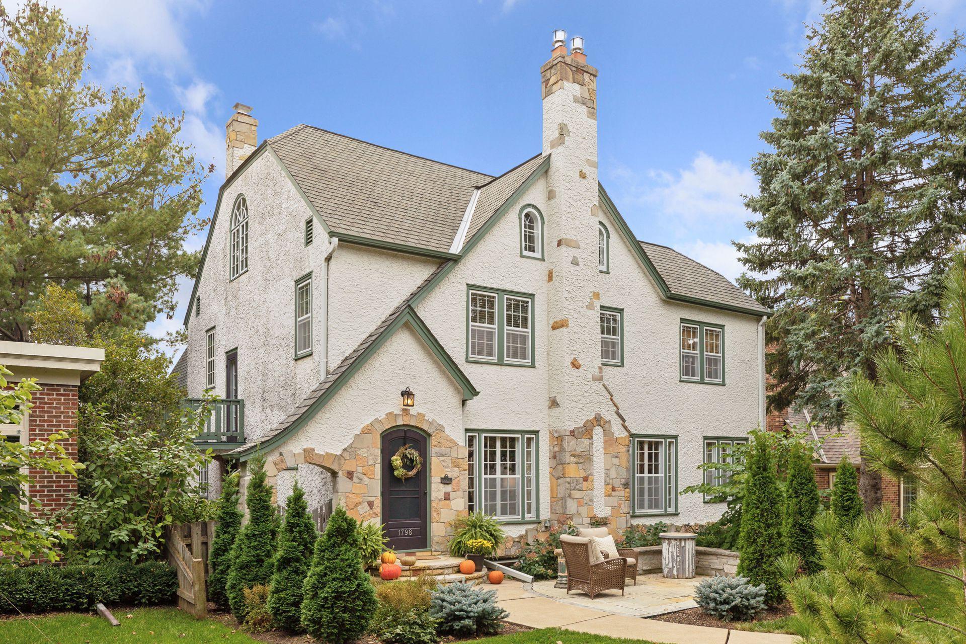 1798 Pinehurst Avenue