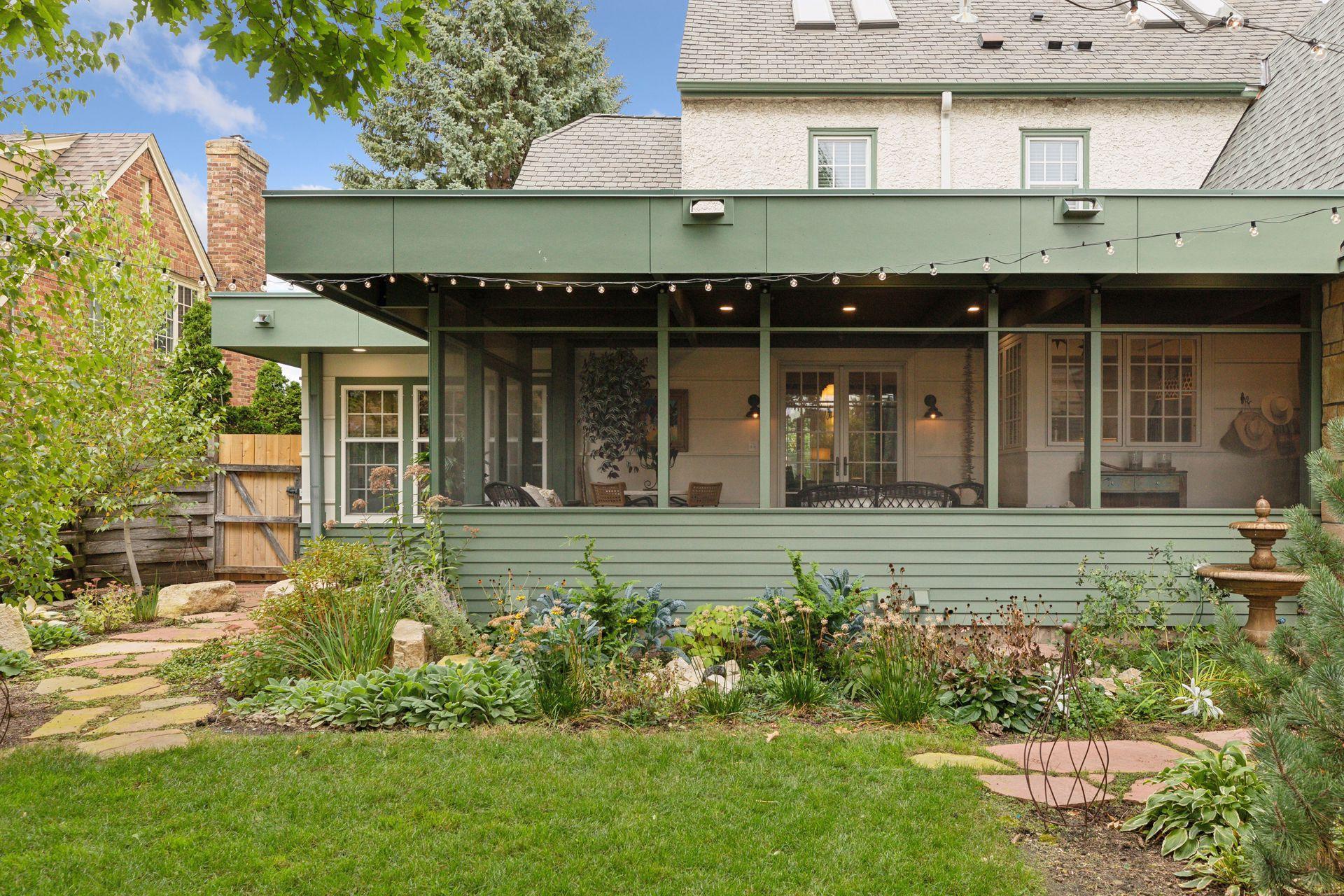 1798 Pinehurst Avenue