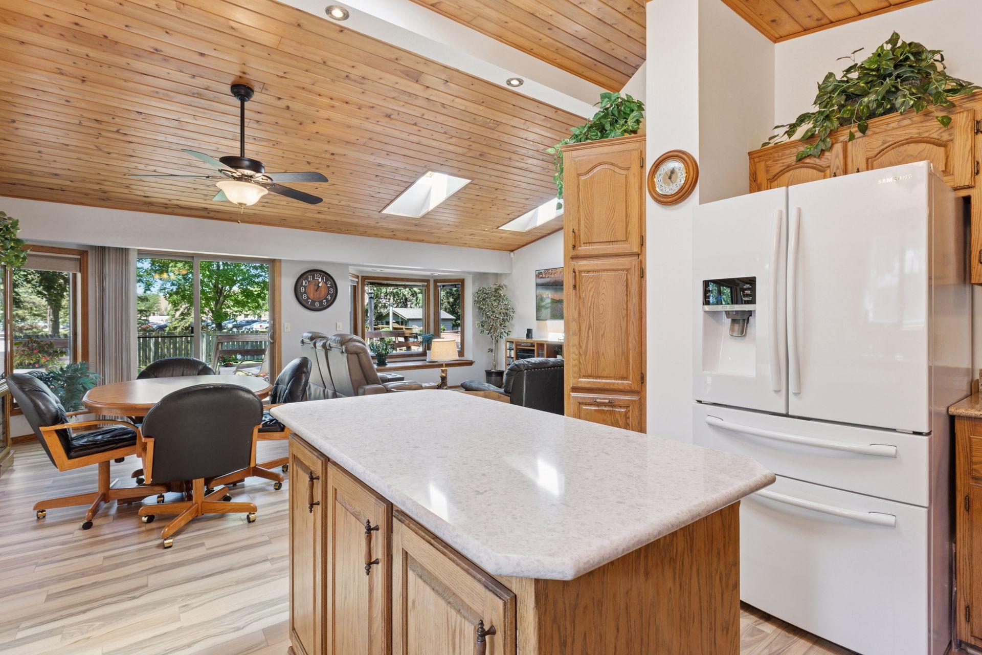 11027 Xylon Avenue N