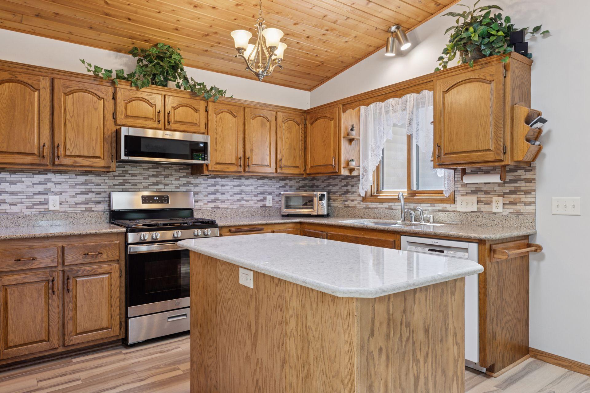 11027 Xylon Avenue N