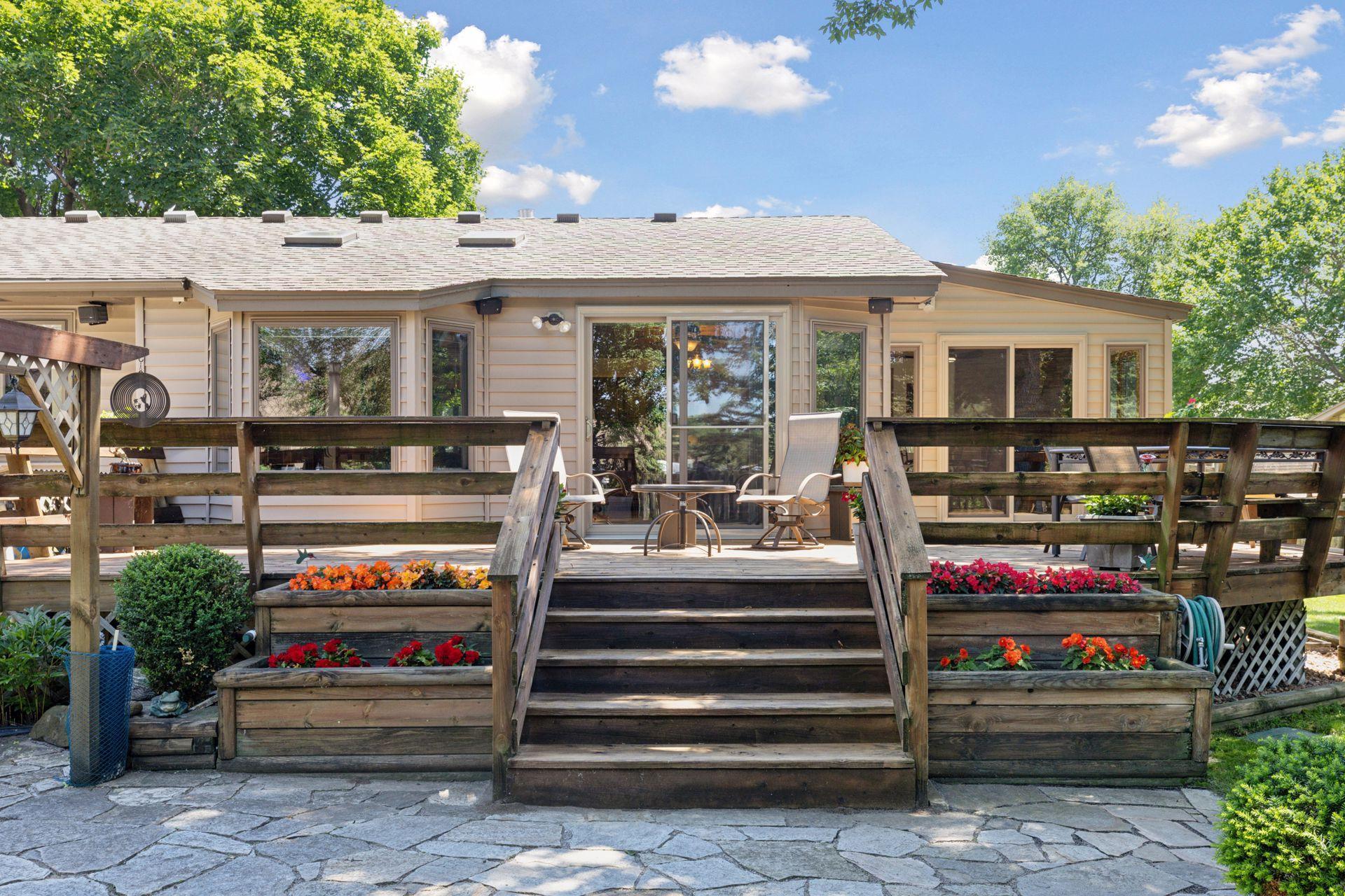 11027 Xylon Avenue N