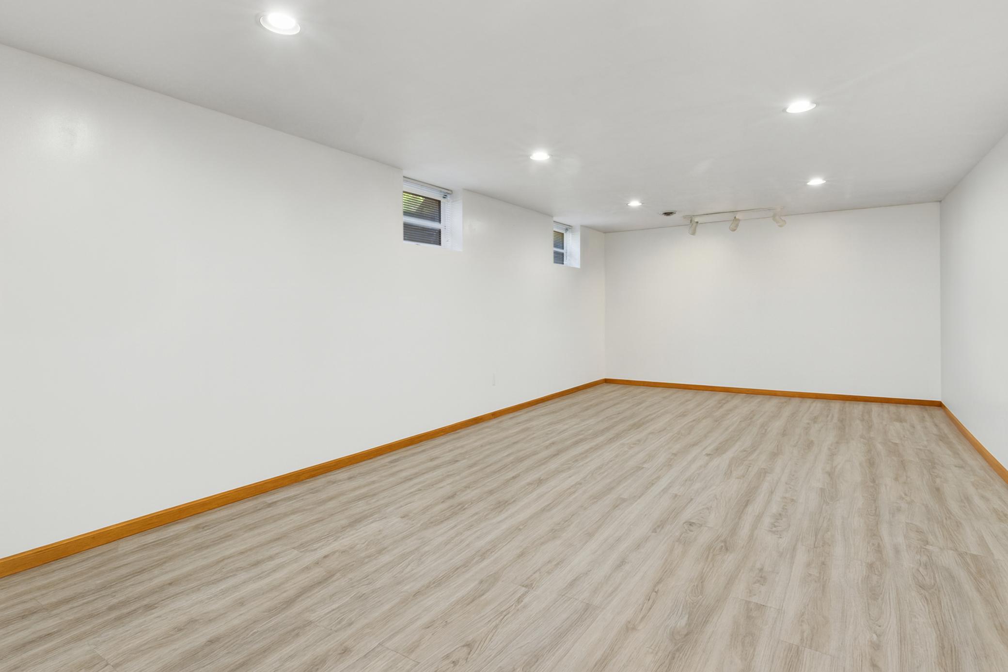 11027 Xylon Avenue N