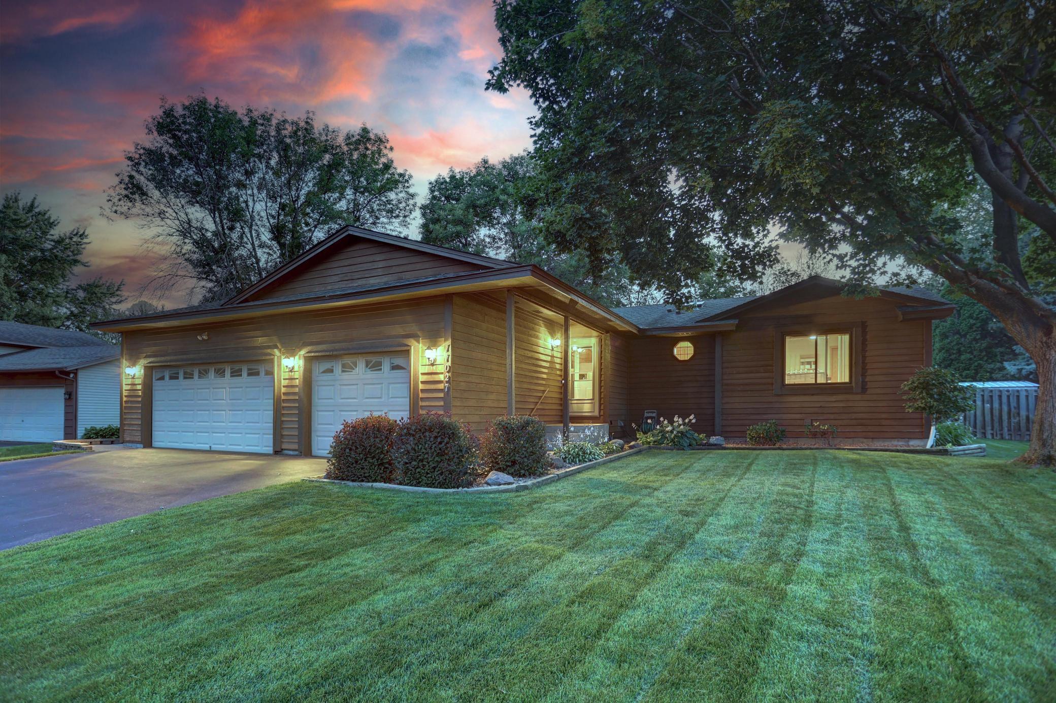 11027 Xylon Avenue N