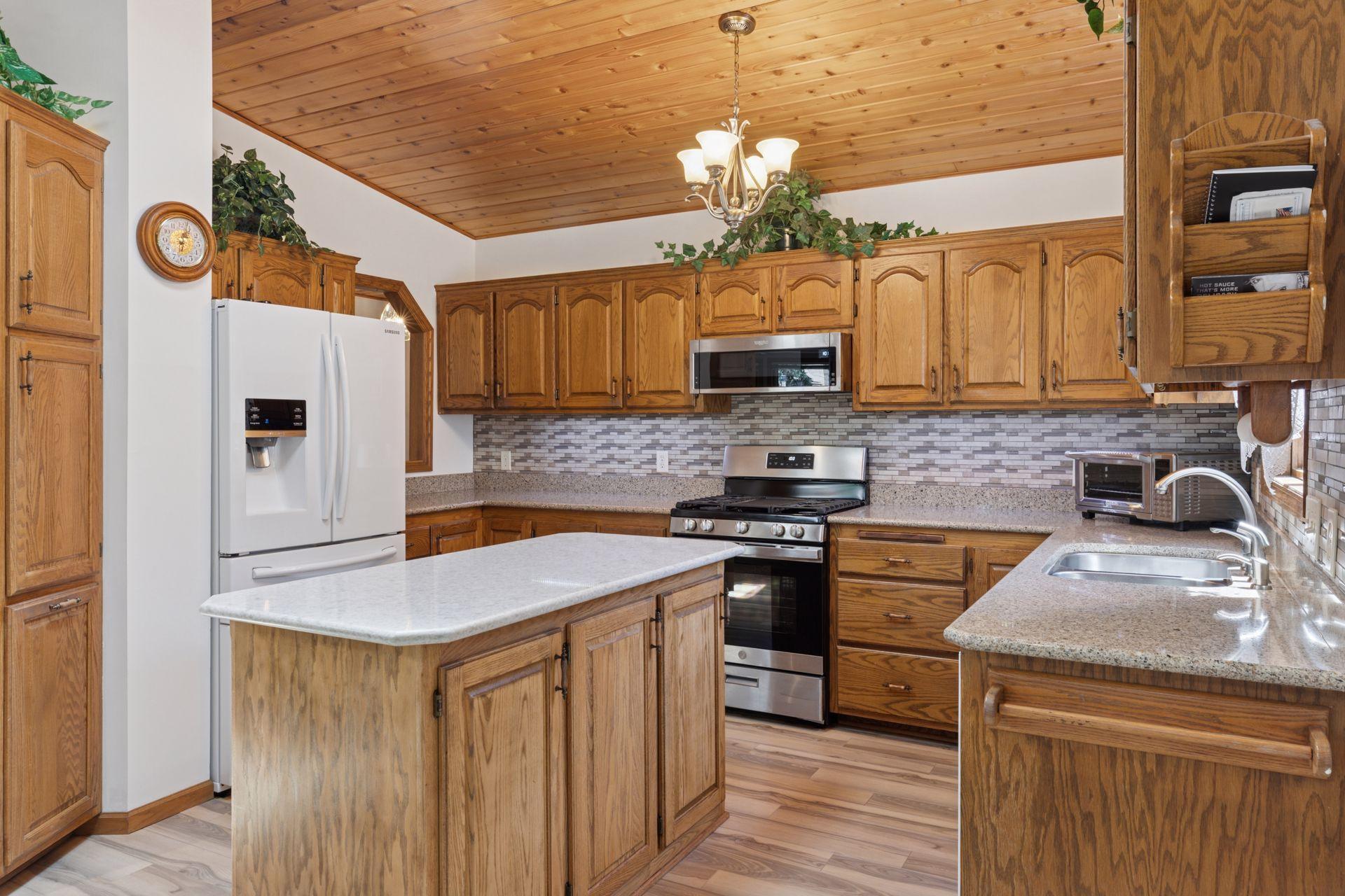 11027 Xylon Avenue N