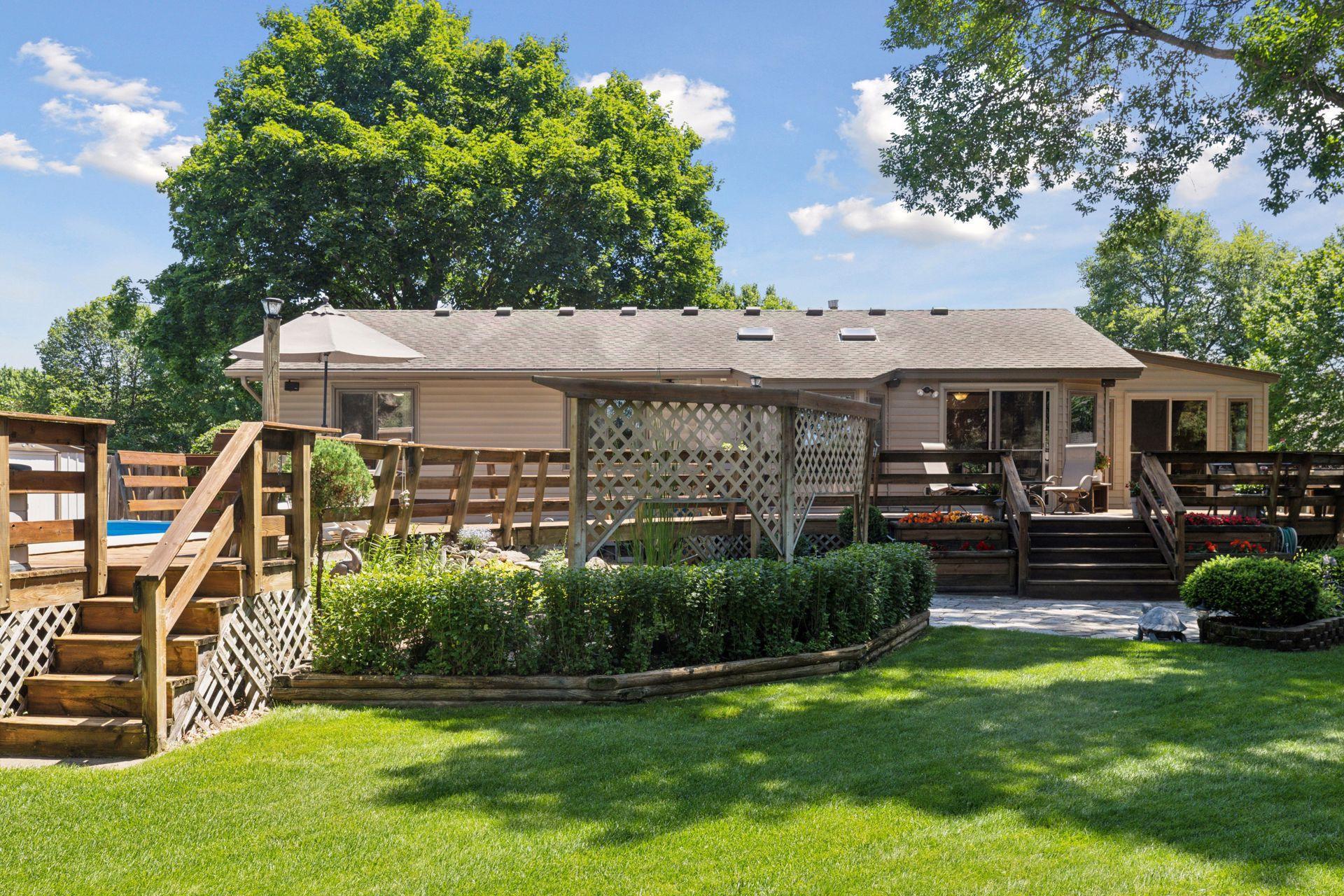 11027 Xylon Avenue N