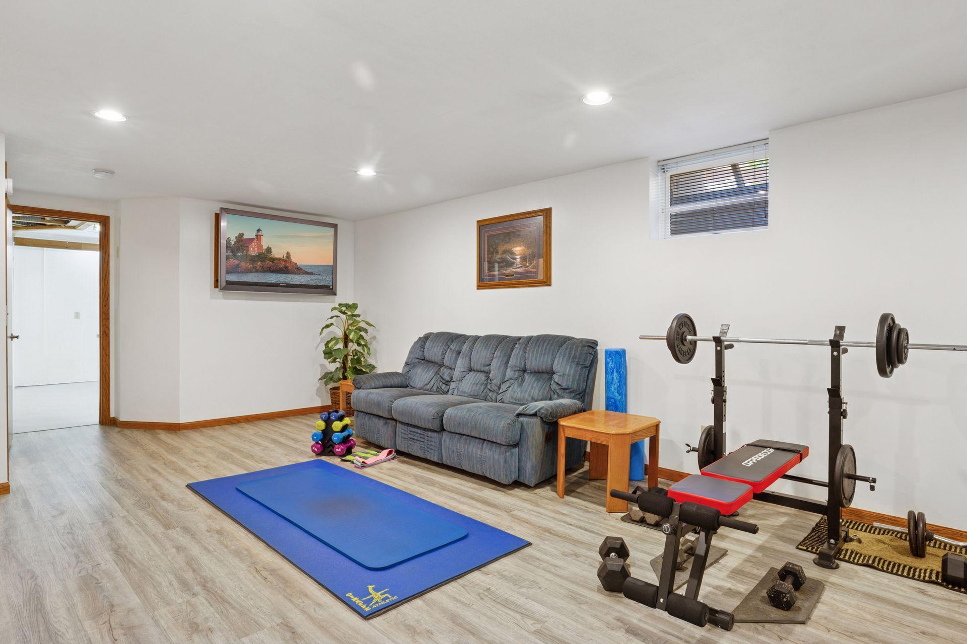 11027 Xylon Avenue N