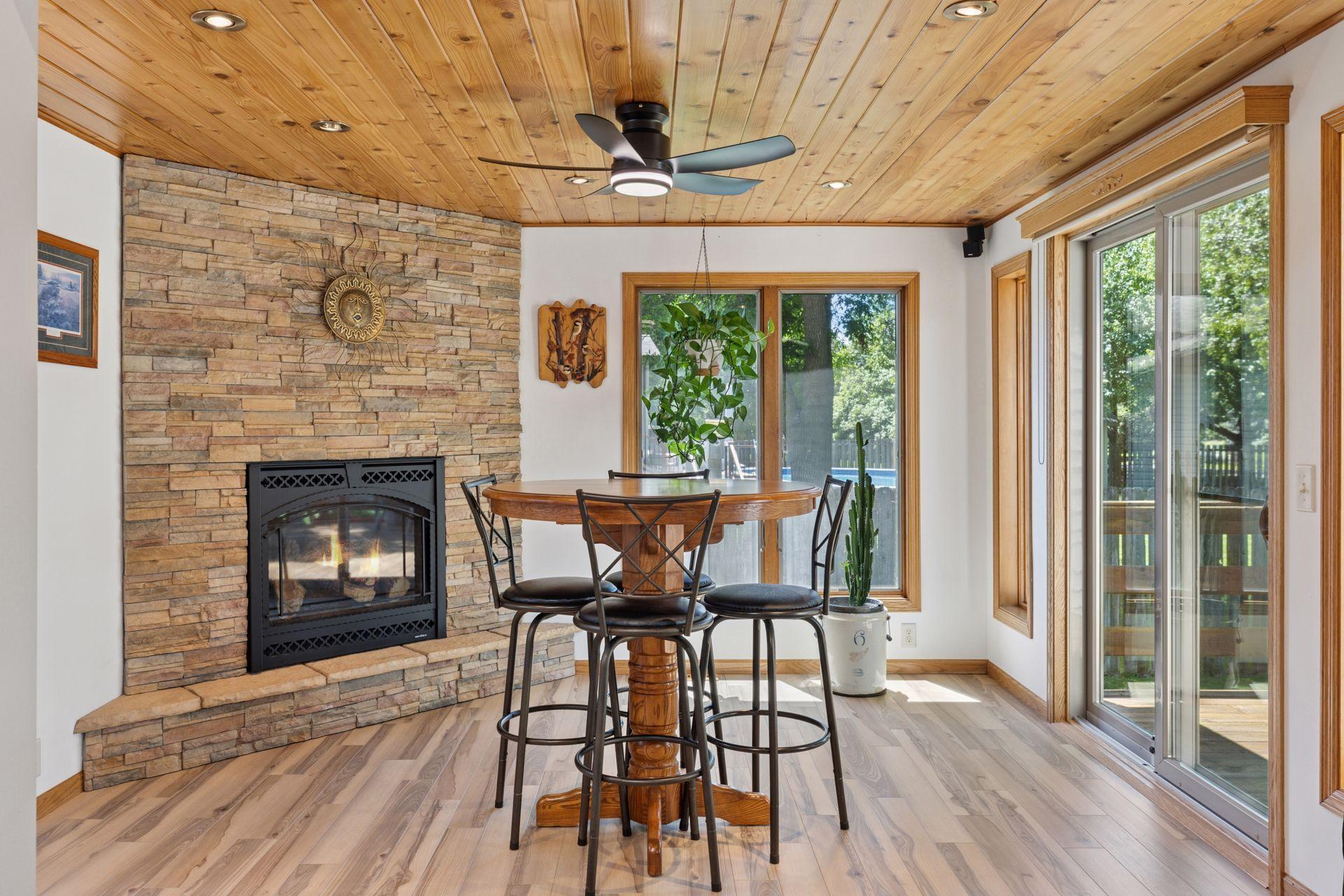 11027 Xylon Avenue N