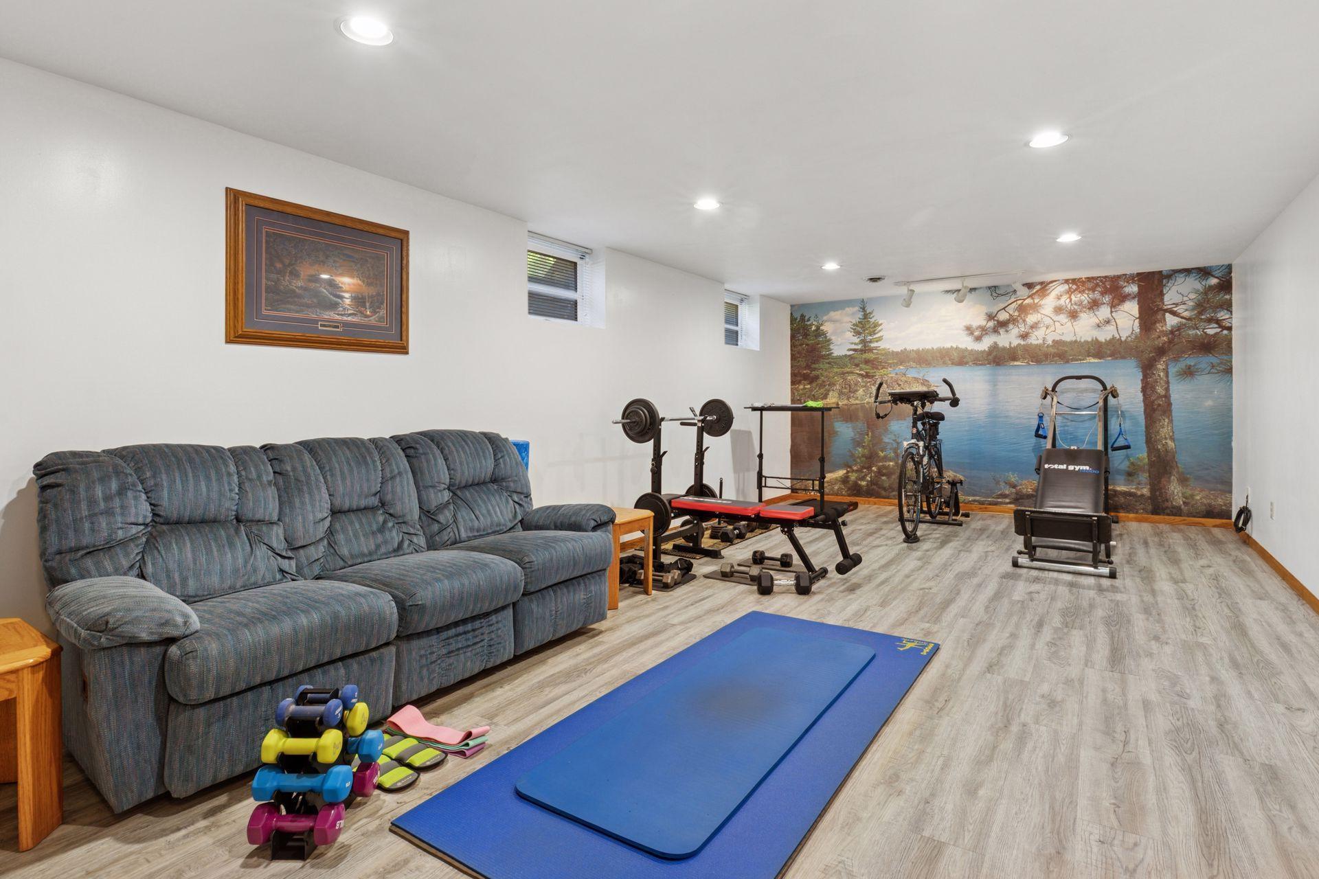 11027 Xylon Avenue N