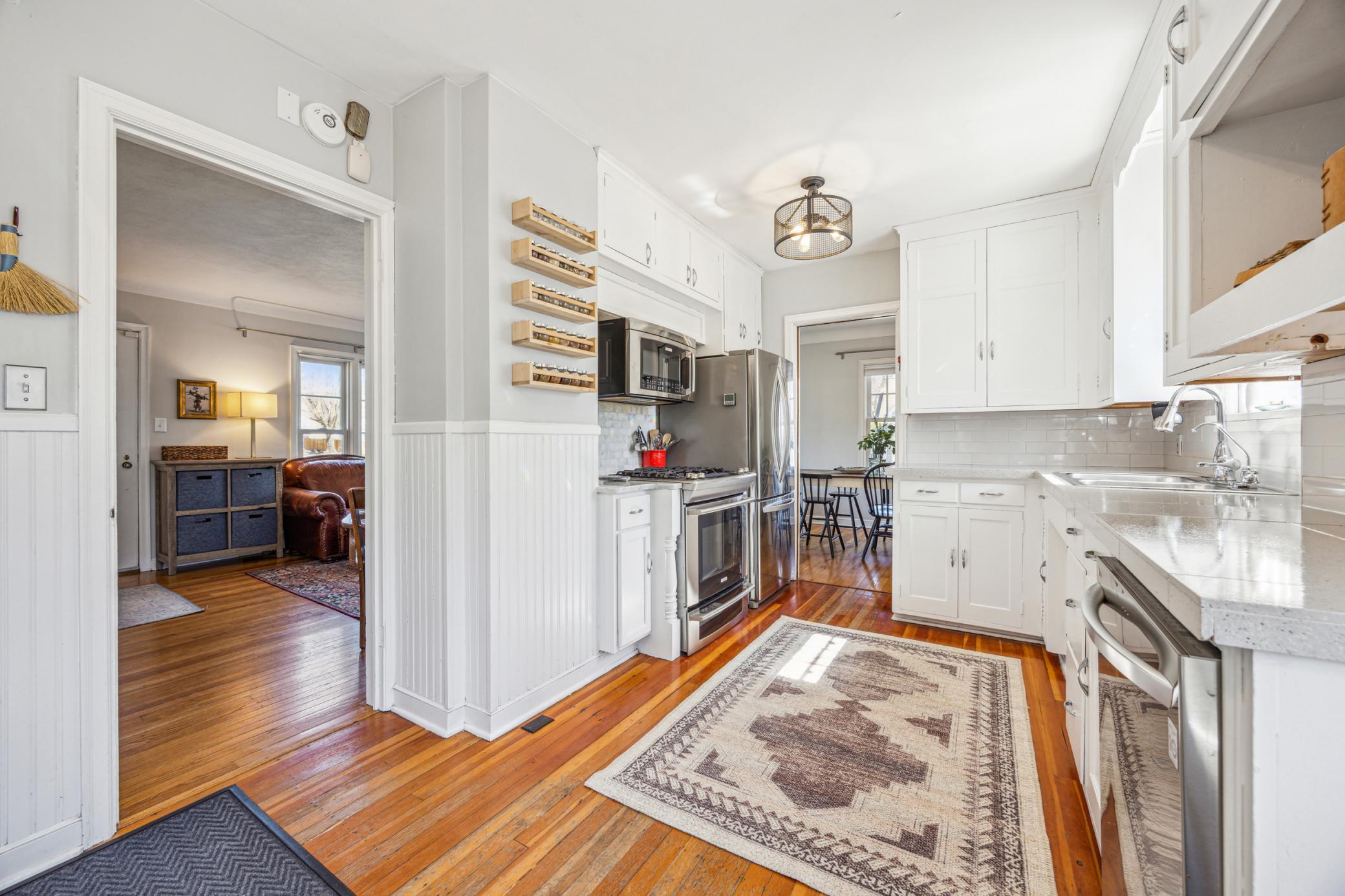 1400 Eleanor Avenue