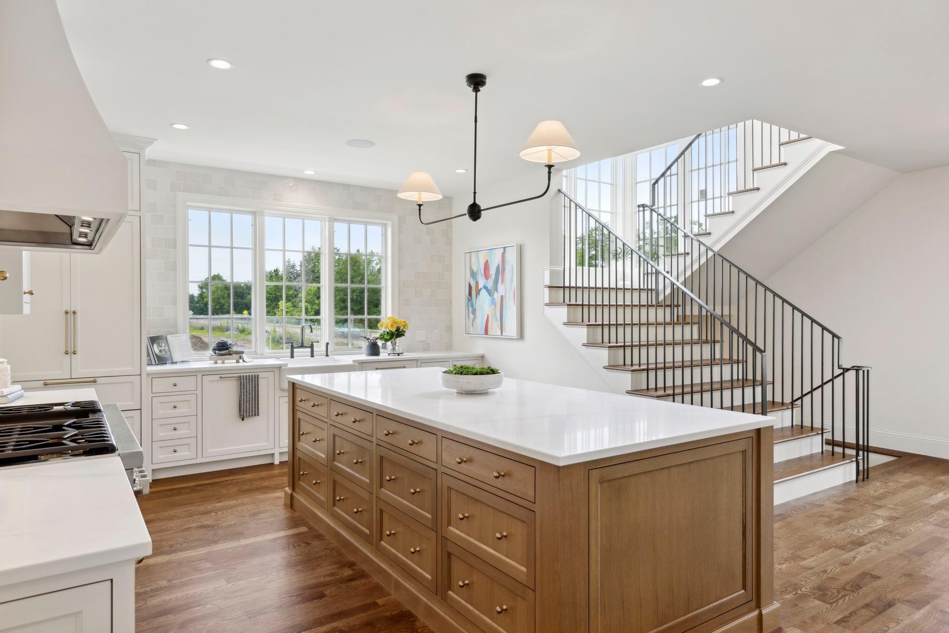 956 Mississippi River Boulevard S