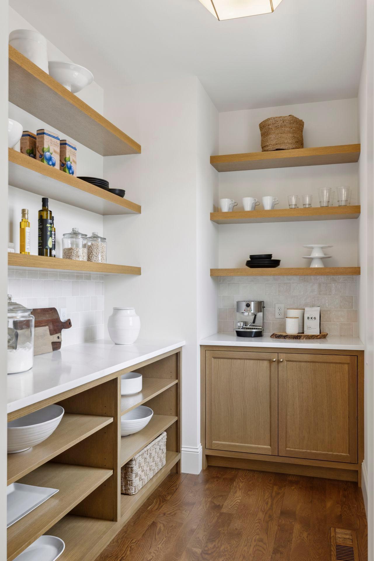 956 Mississippi River Boulevard S