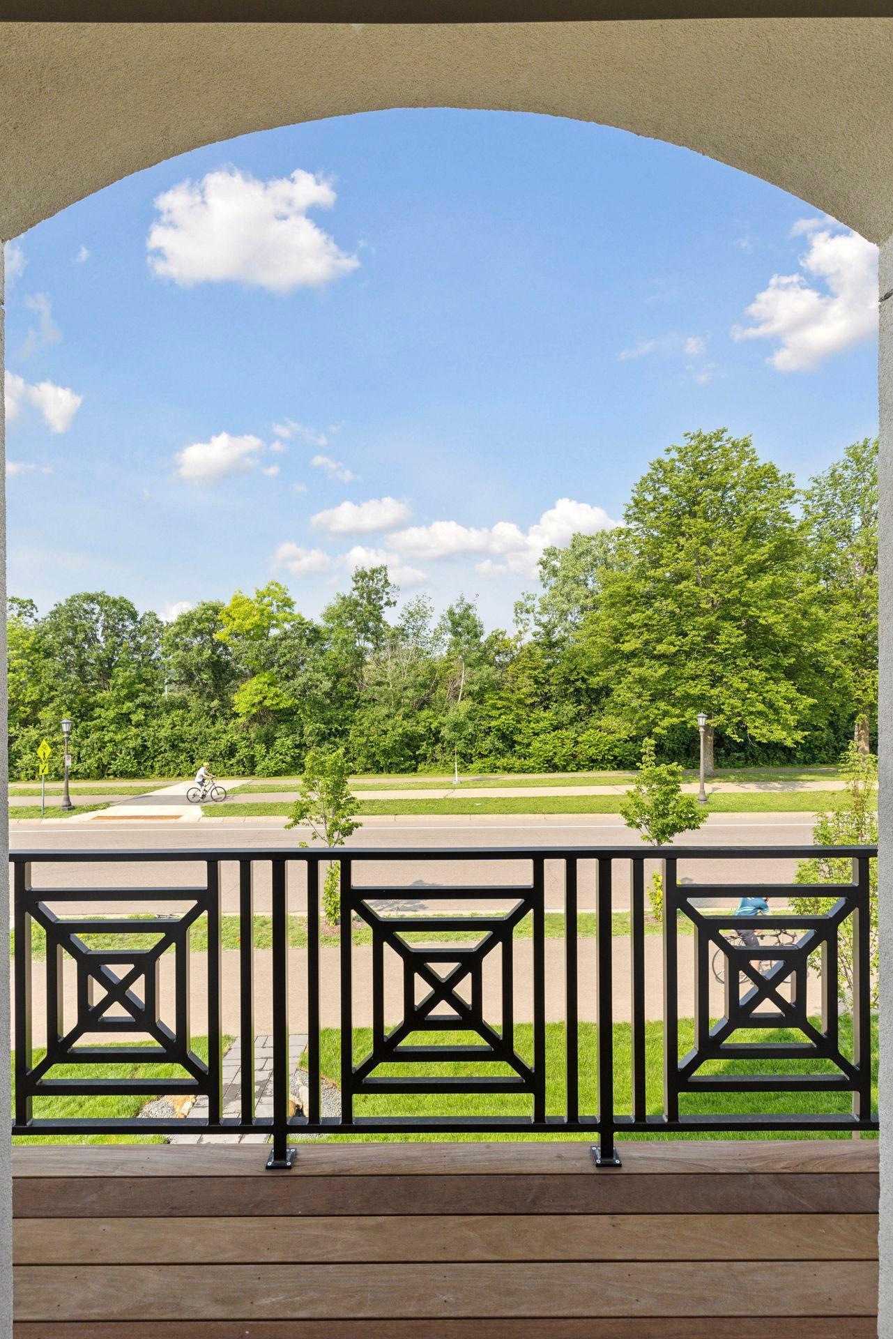 956 Mississippi River Boulevard S