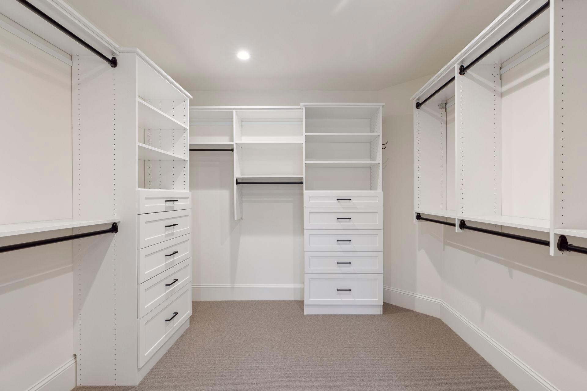 956 Mississippi River Boulevard S