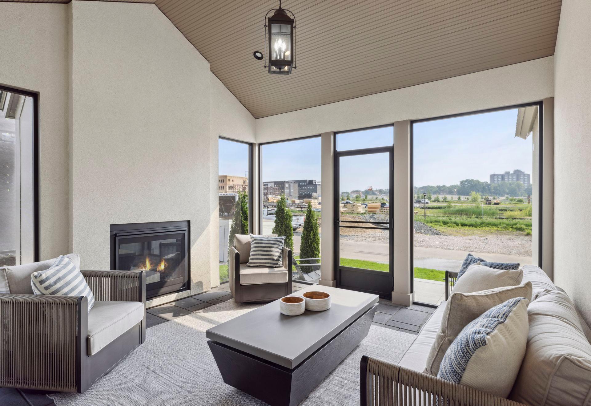 956 Mississippi River Boulevard S