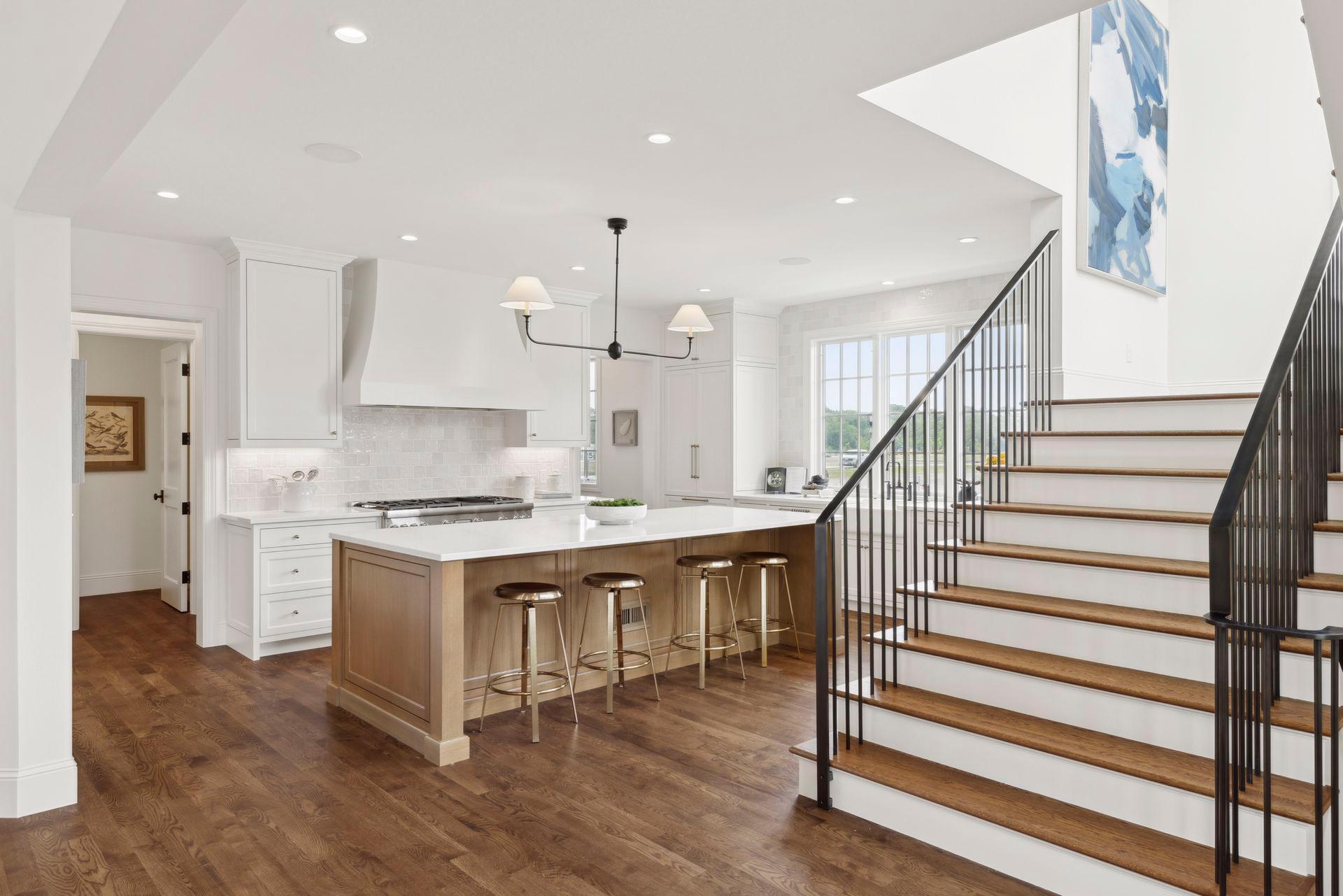 956 Mississippi River Boulevard S