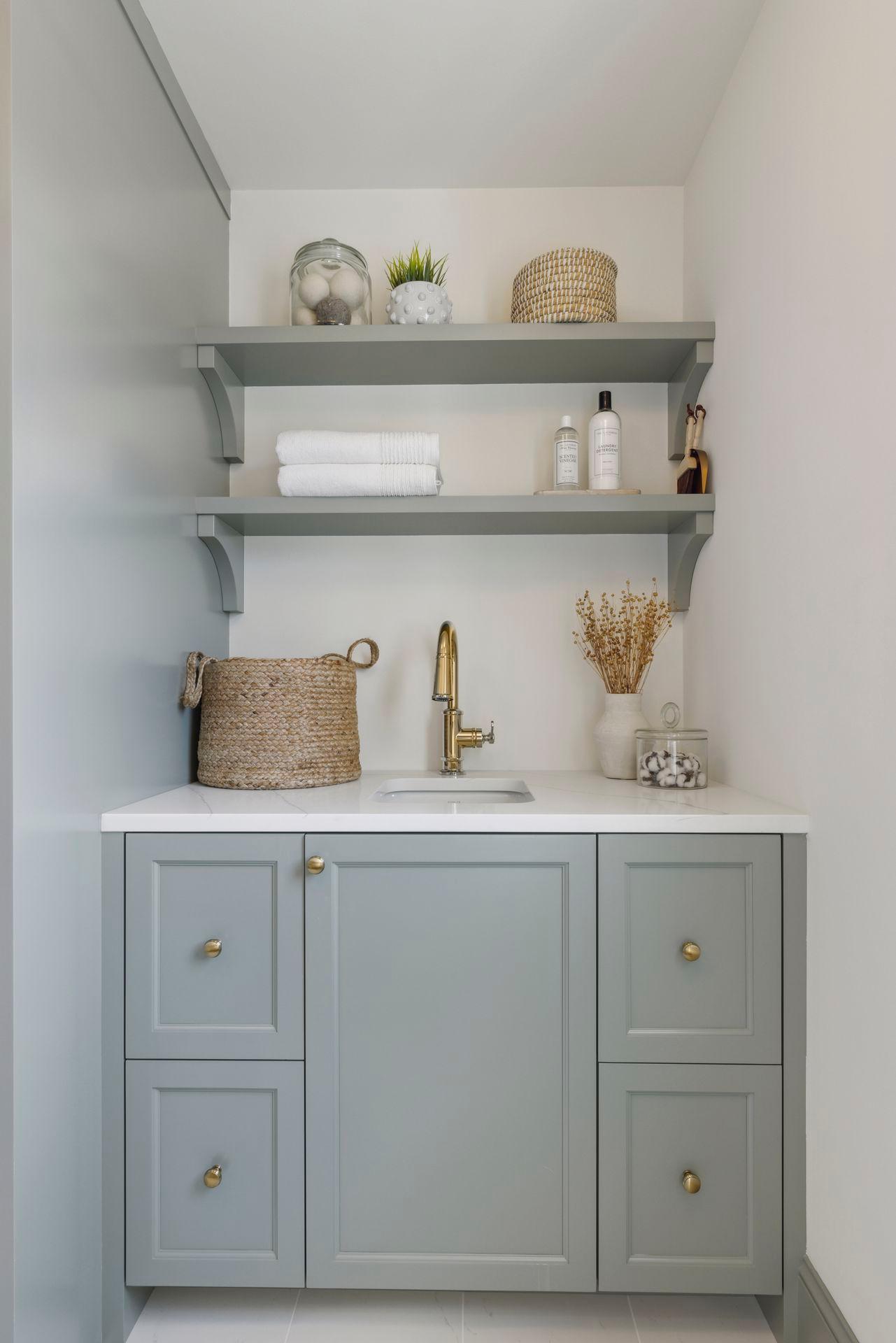 956 Mississippi River Boulevard S