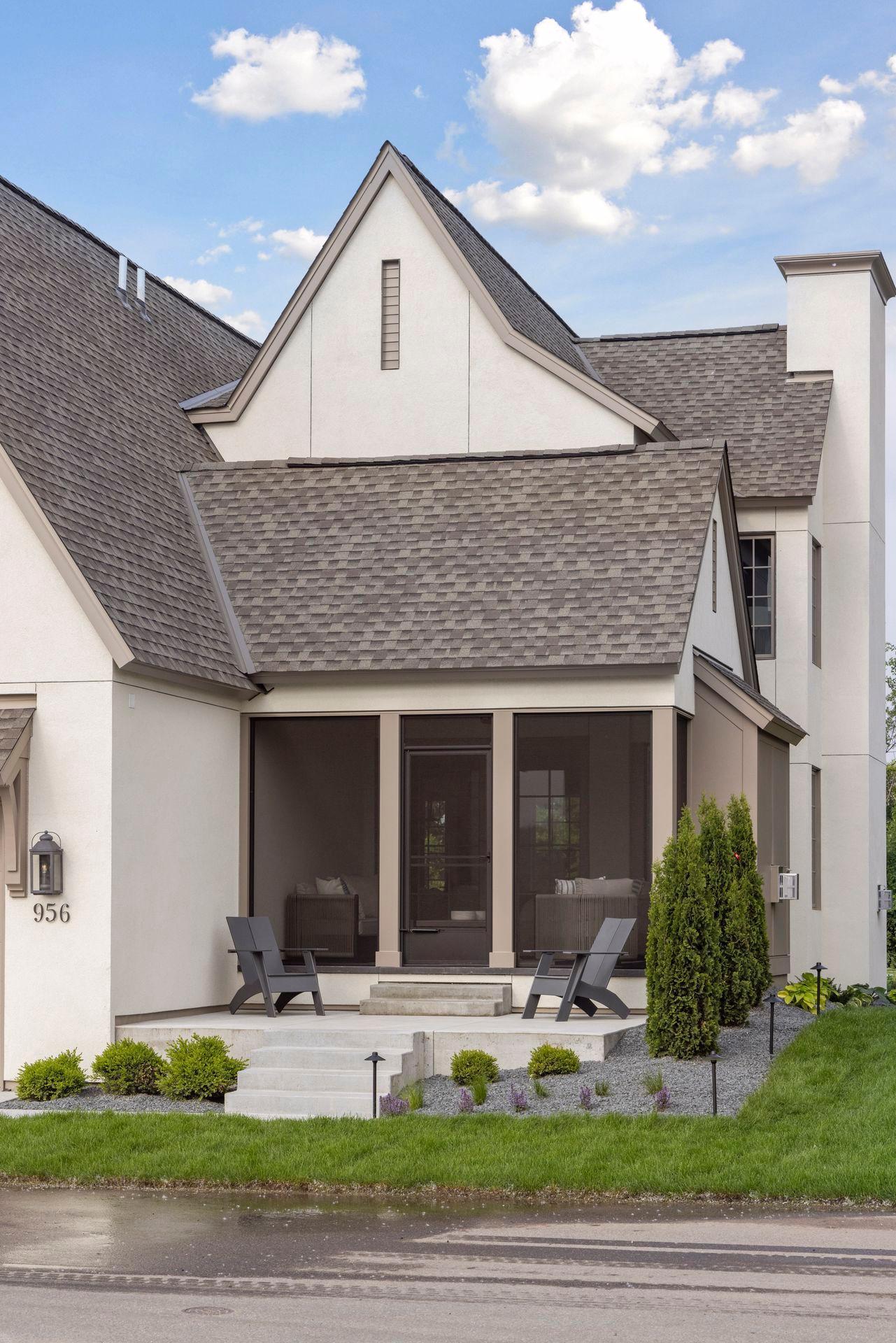 956 Mississippi River Boulevard S