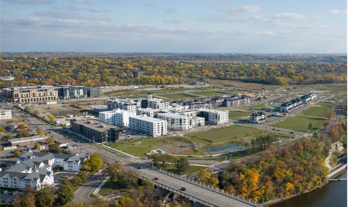 956 Mississippi River Boulevard S