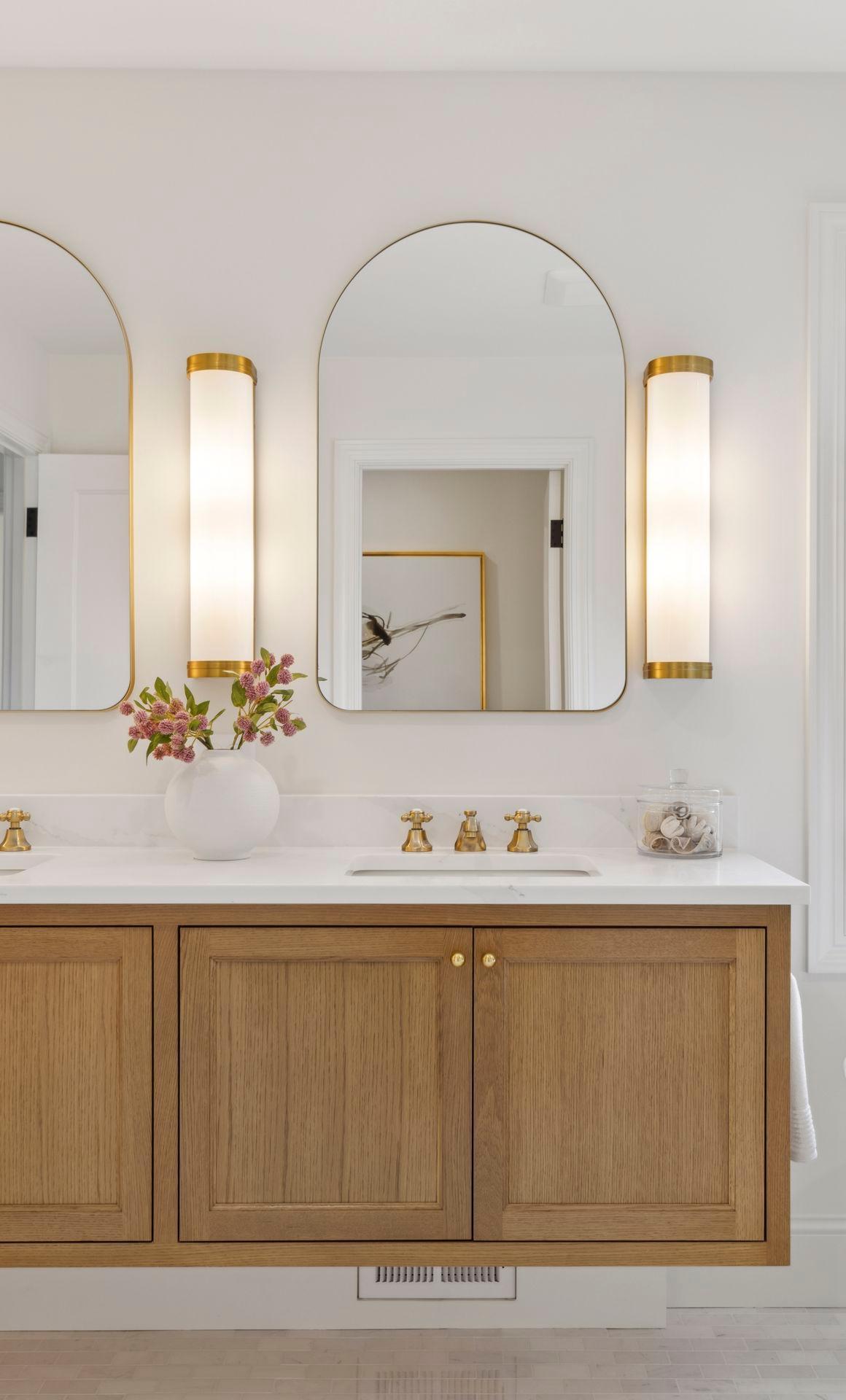 956 Mississippi River Boulevard S