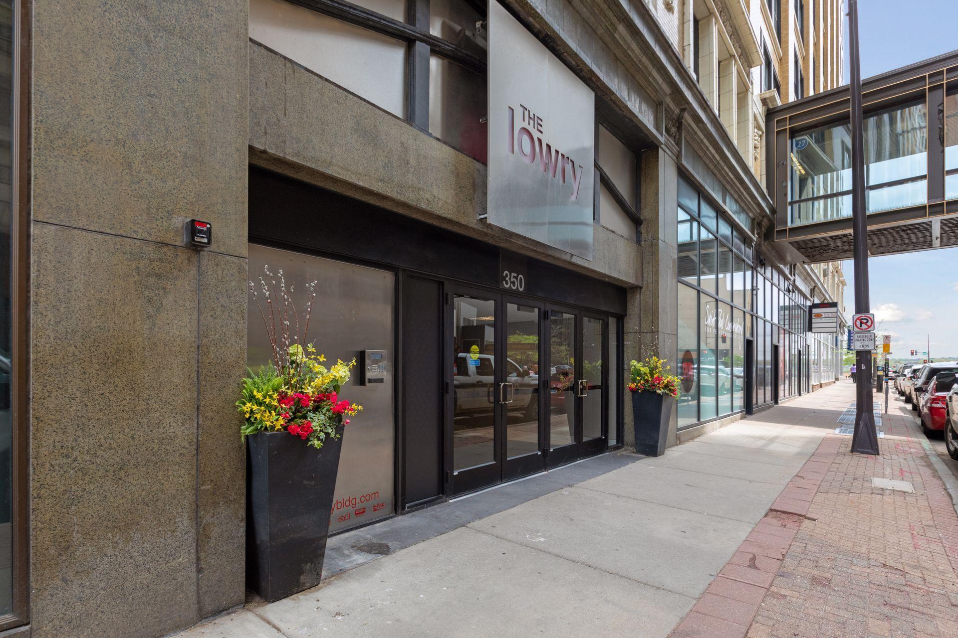 350 Saint Peter Street Unit: 908