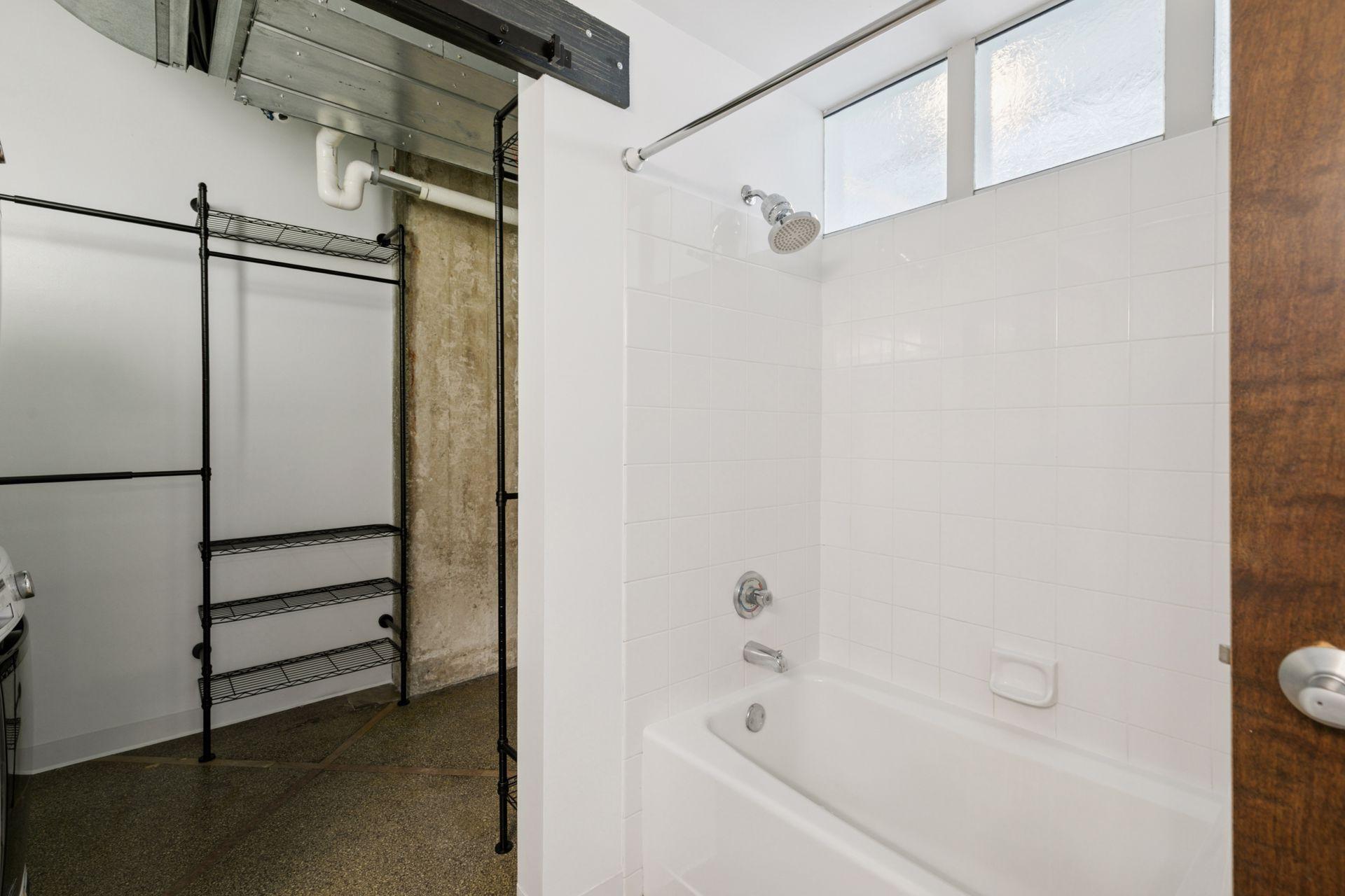 350 Saint Peter Street Unit: 908