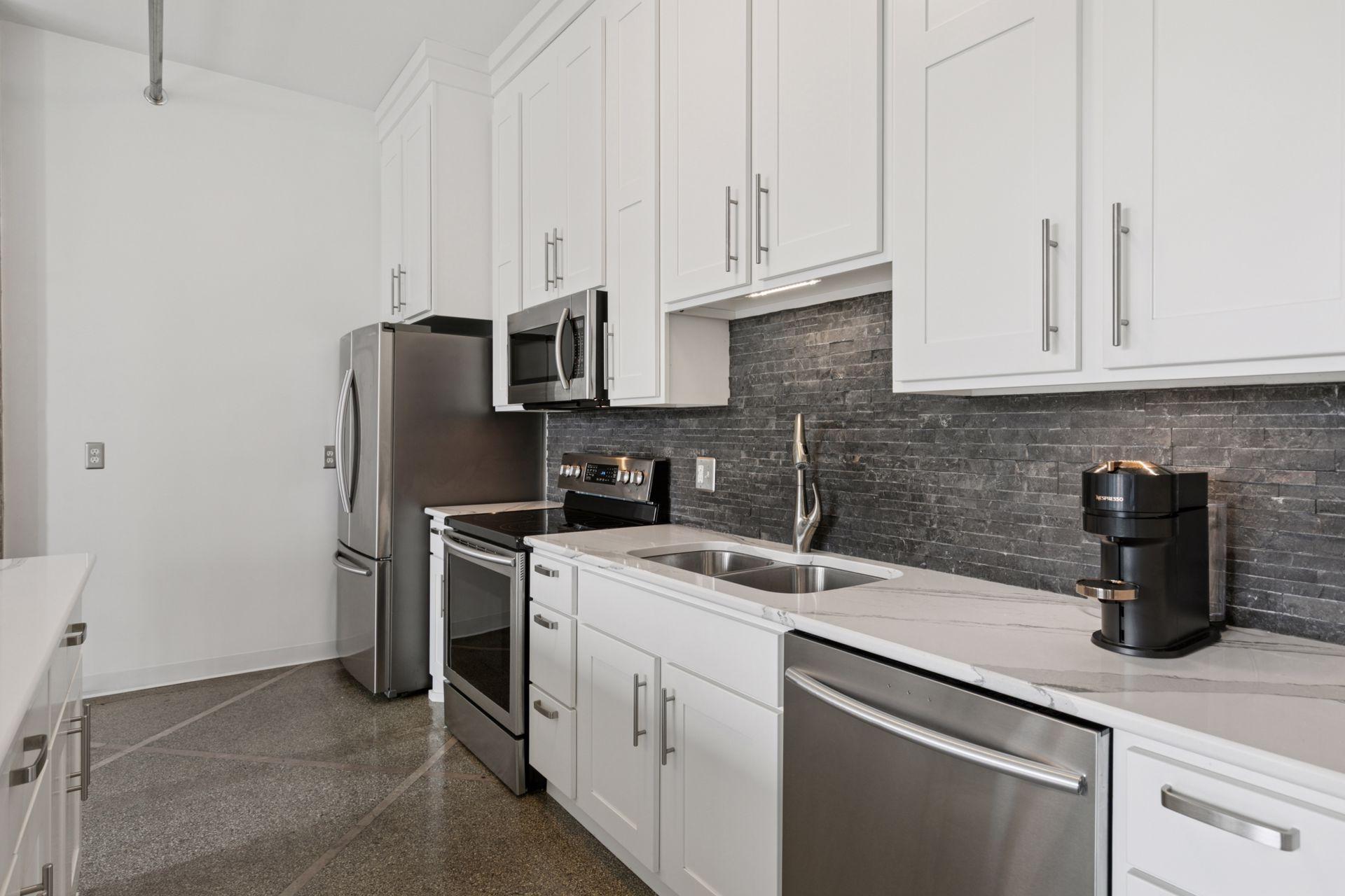 350 Saint Peter Street Unit: 908