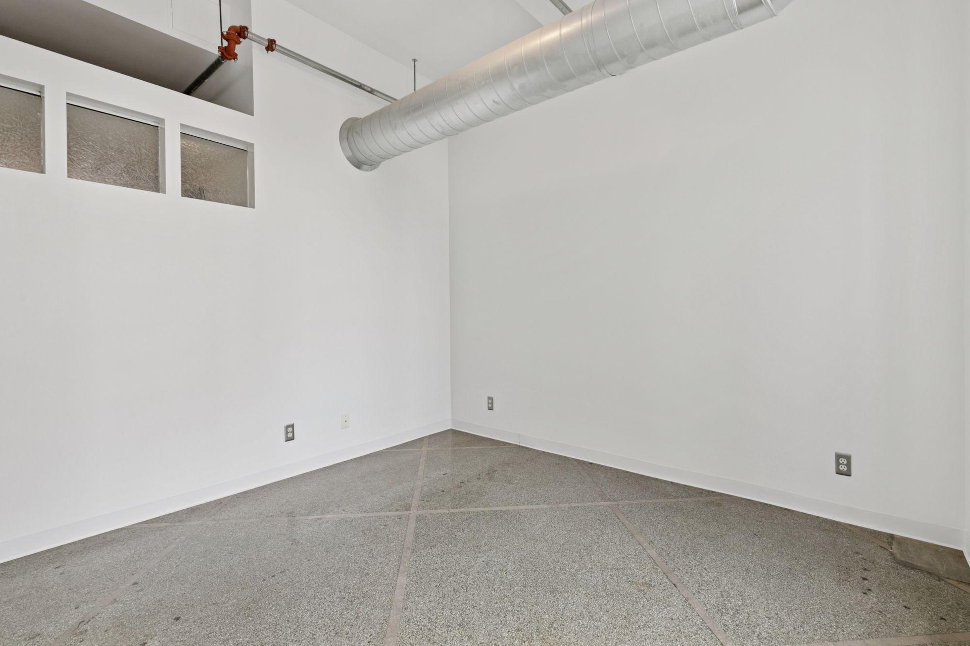 350 Saint Peter Street Unit: 908