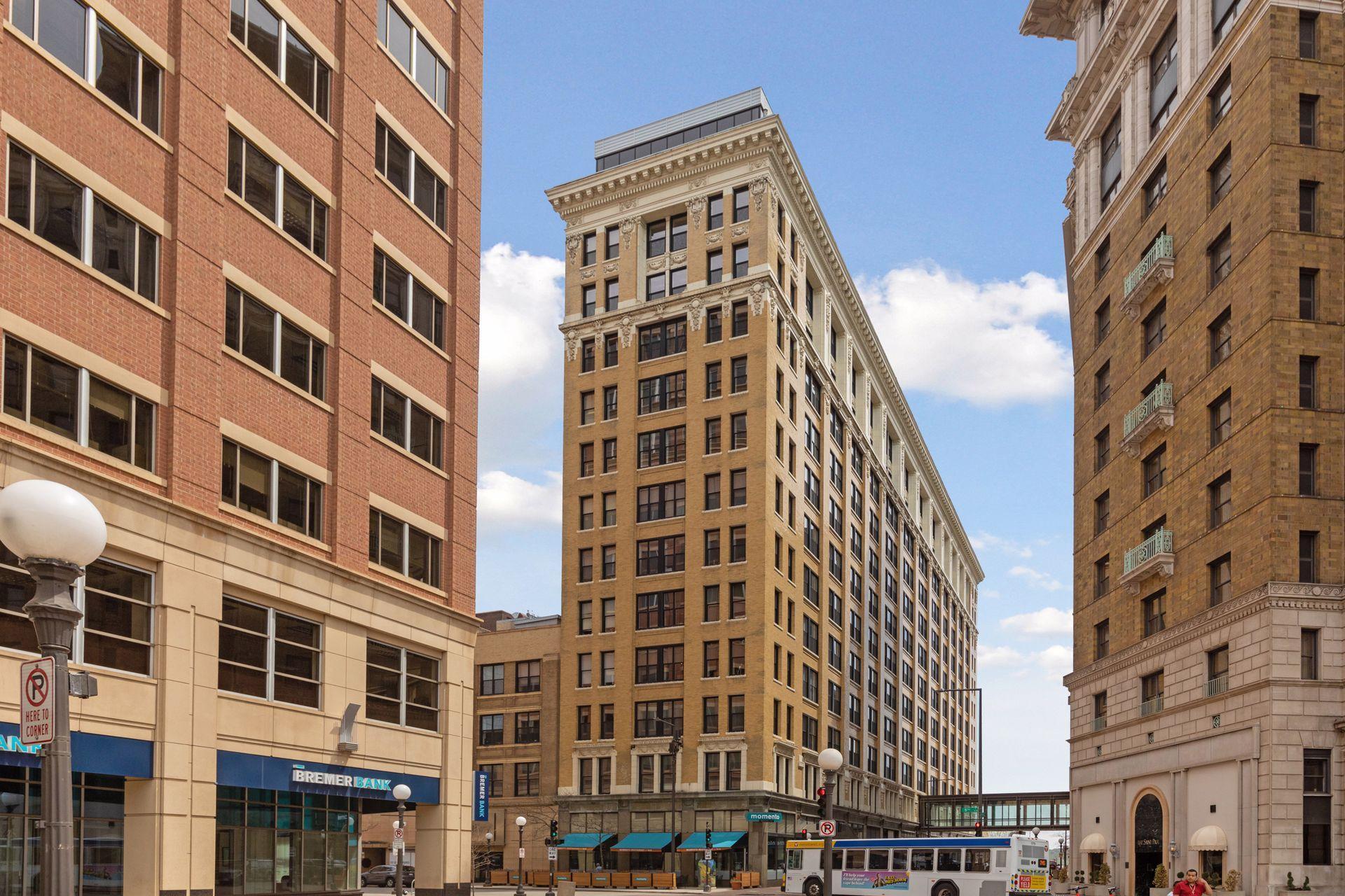 350 Saint Peter Street Unit: 908