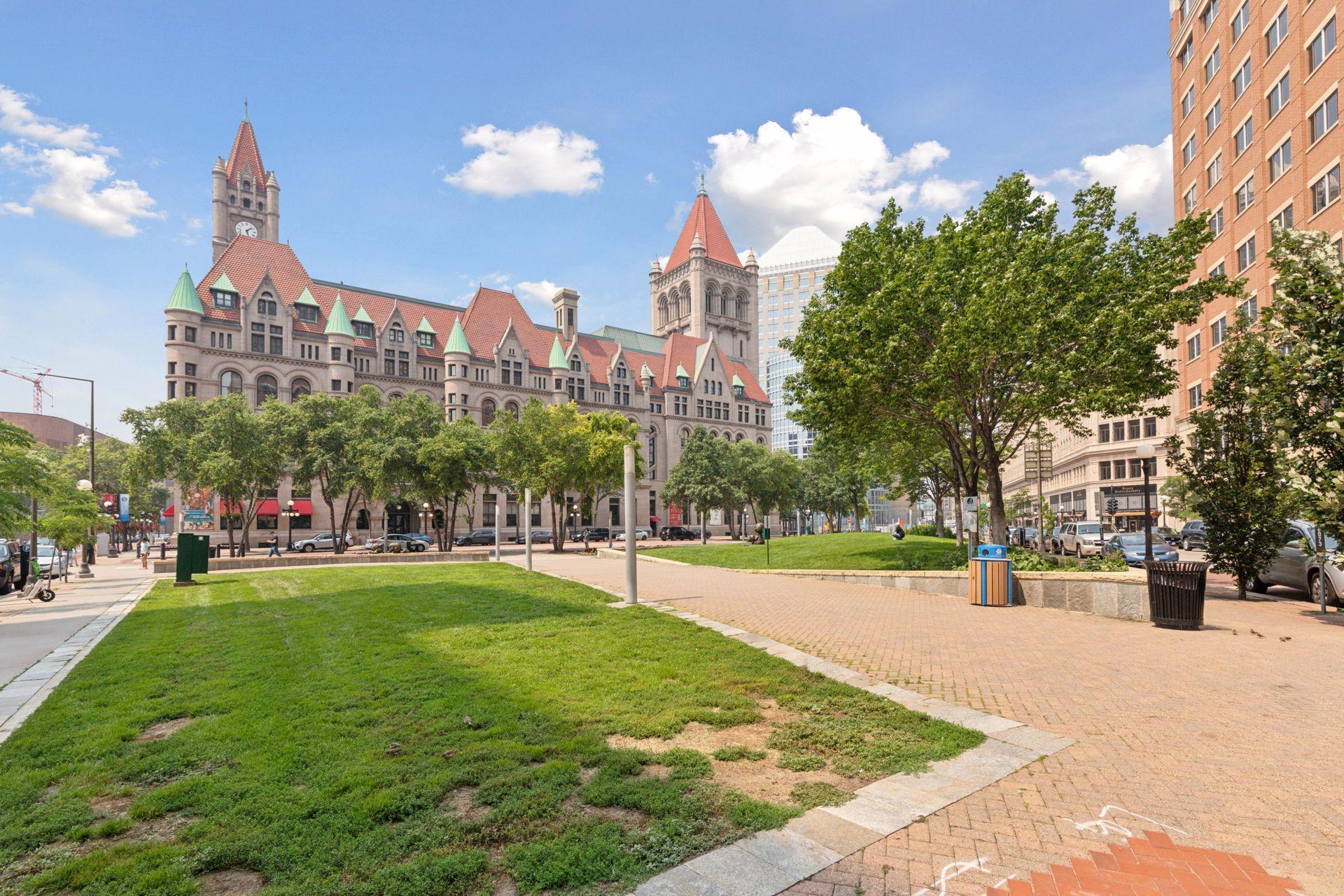 350 Saint Peter Street Unit: 908