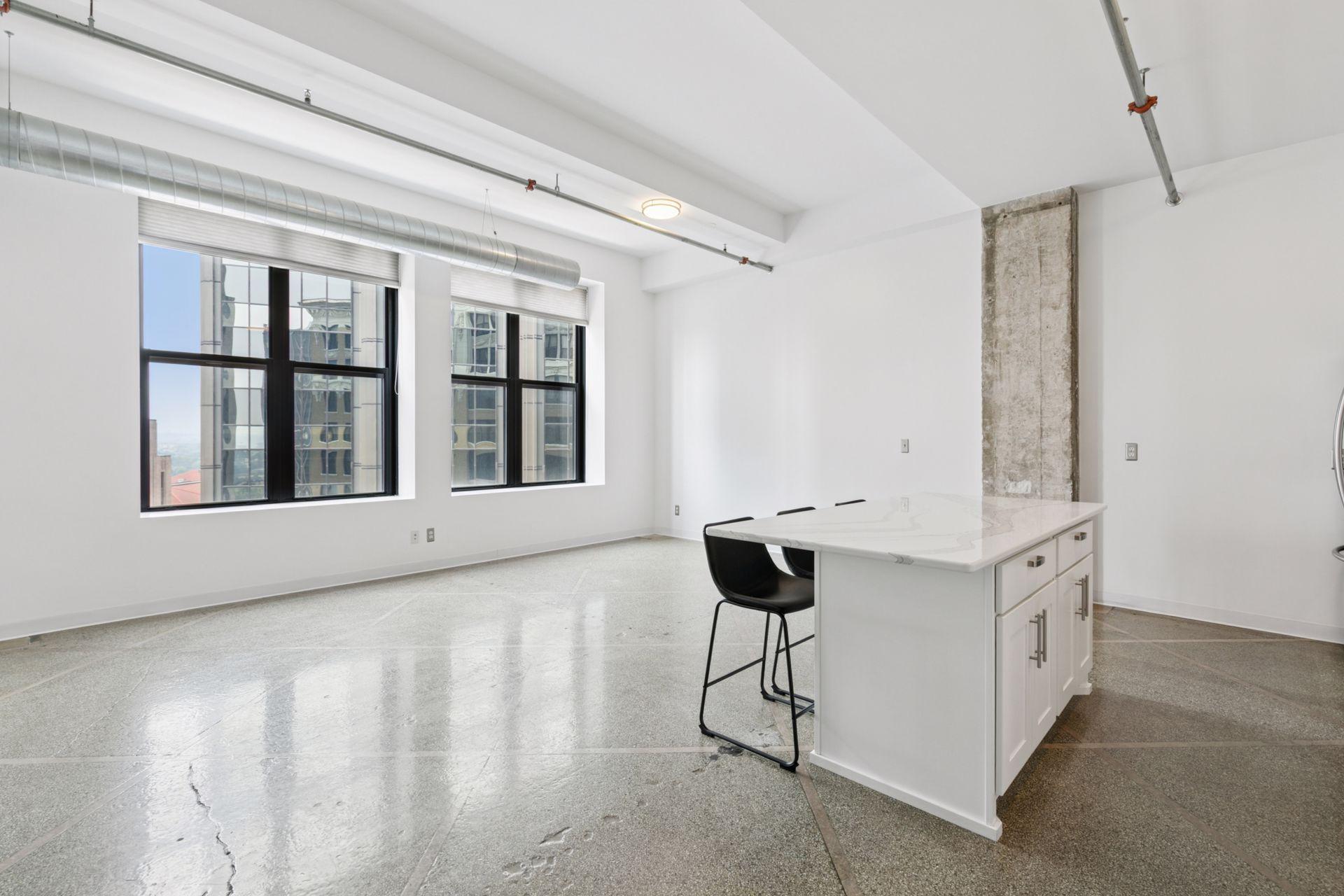 350 Saint Peter Street Unit: 908