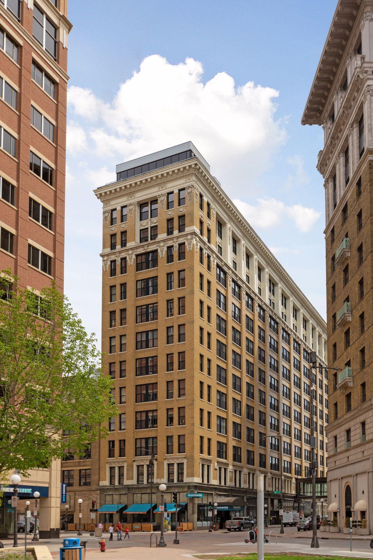 350 Saint Peter Street Unit: 908