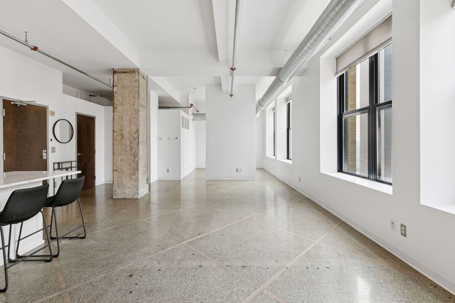 350 Saint Peter Street Unit: 908