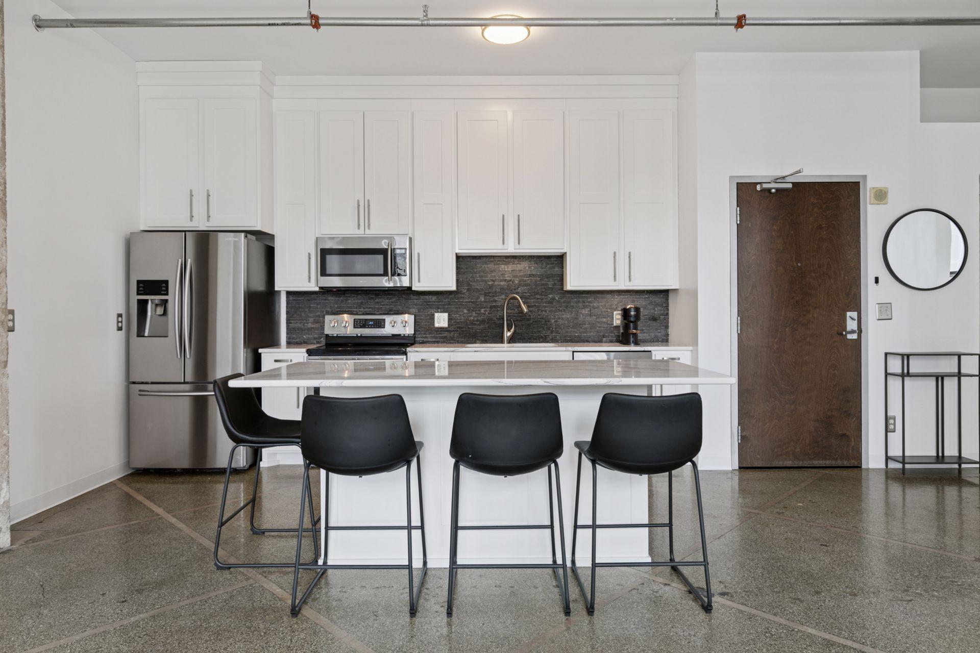 350 Saint Peter Street Unit: 908