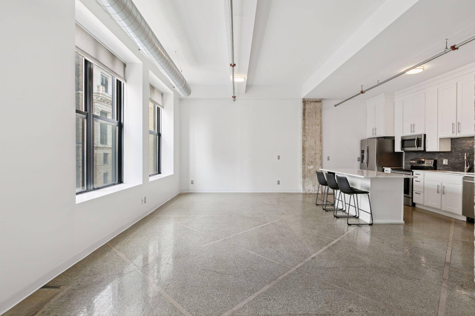 350 Saint Peter Street Unit: 908