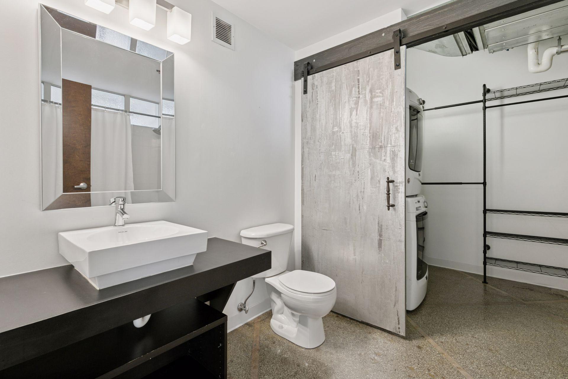 350 Saint Peter Street Unit: 908