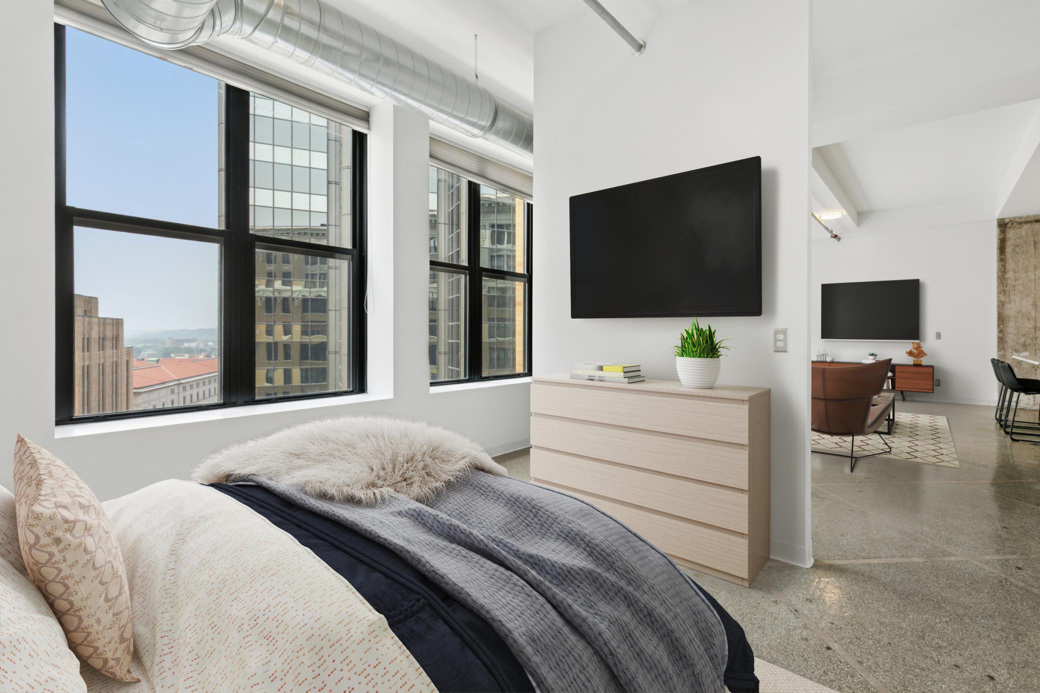 350 Saint Peter Street Unit: 908