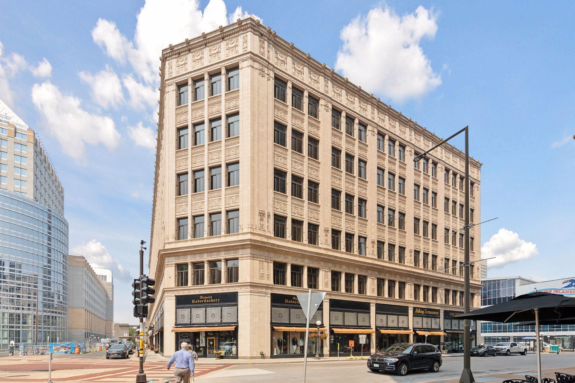 350 Saint Peter Street Unit: 908