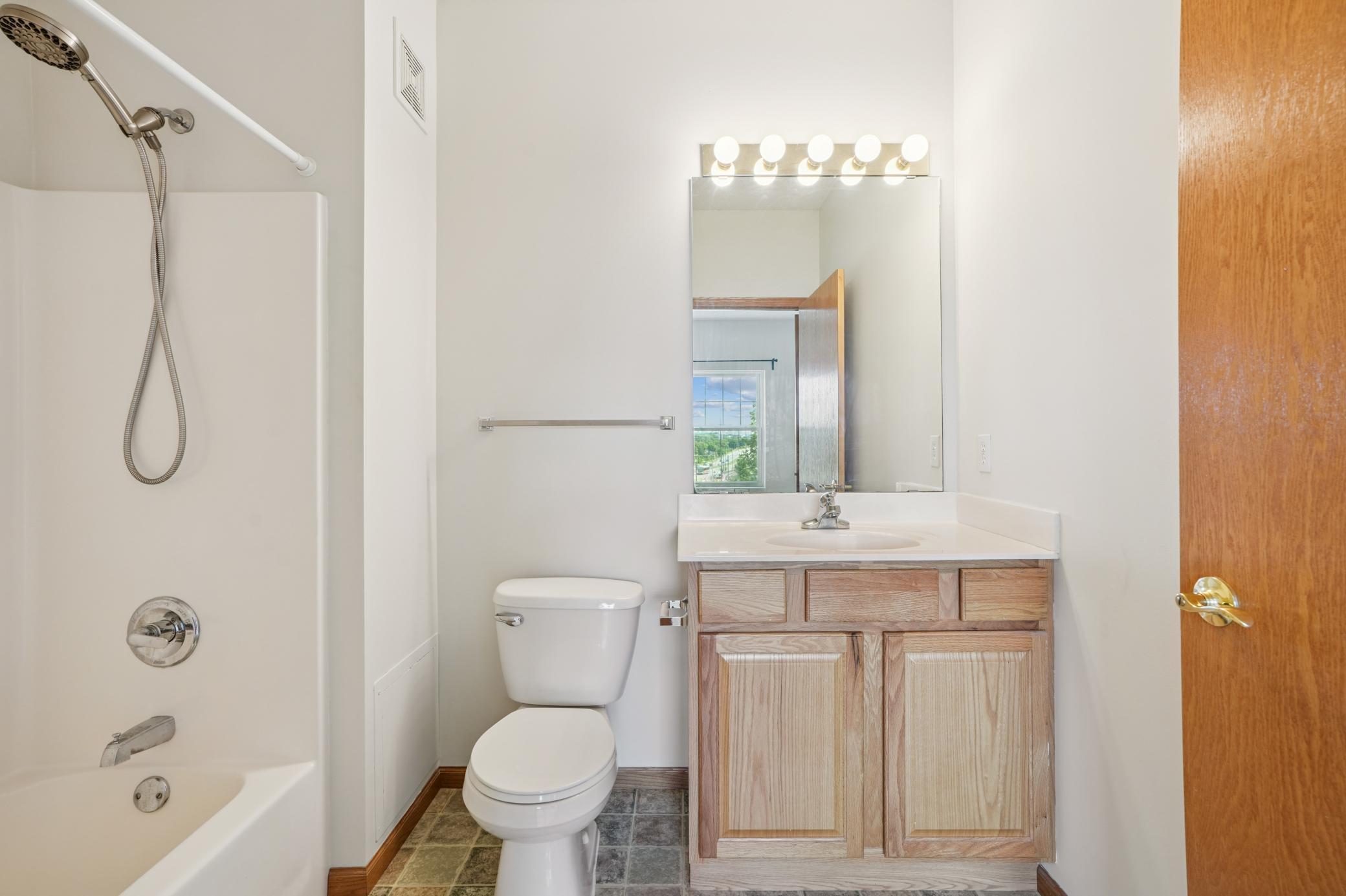 4824 E 53rd Street Unit: 422