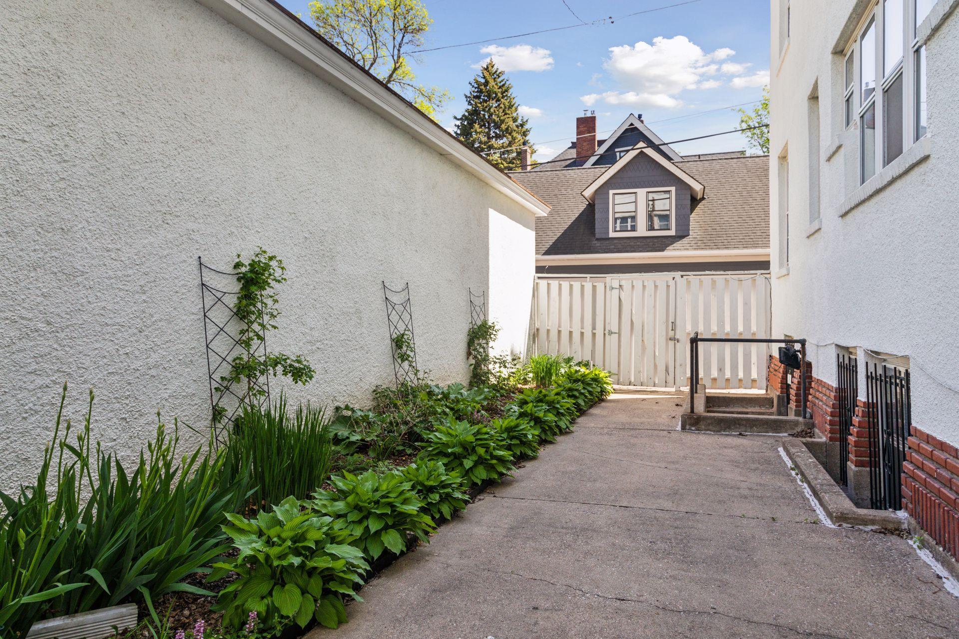56 Arundel Street Unit: 10