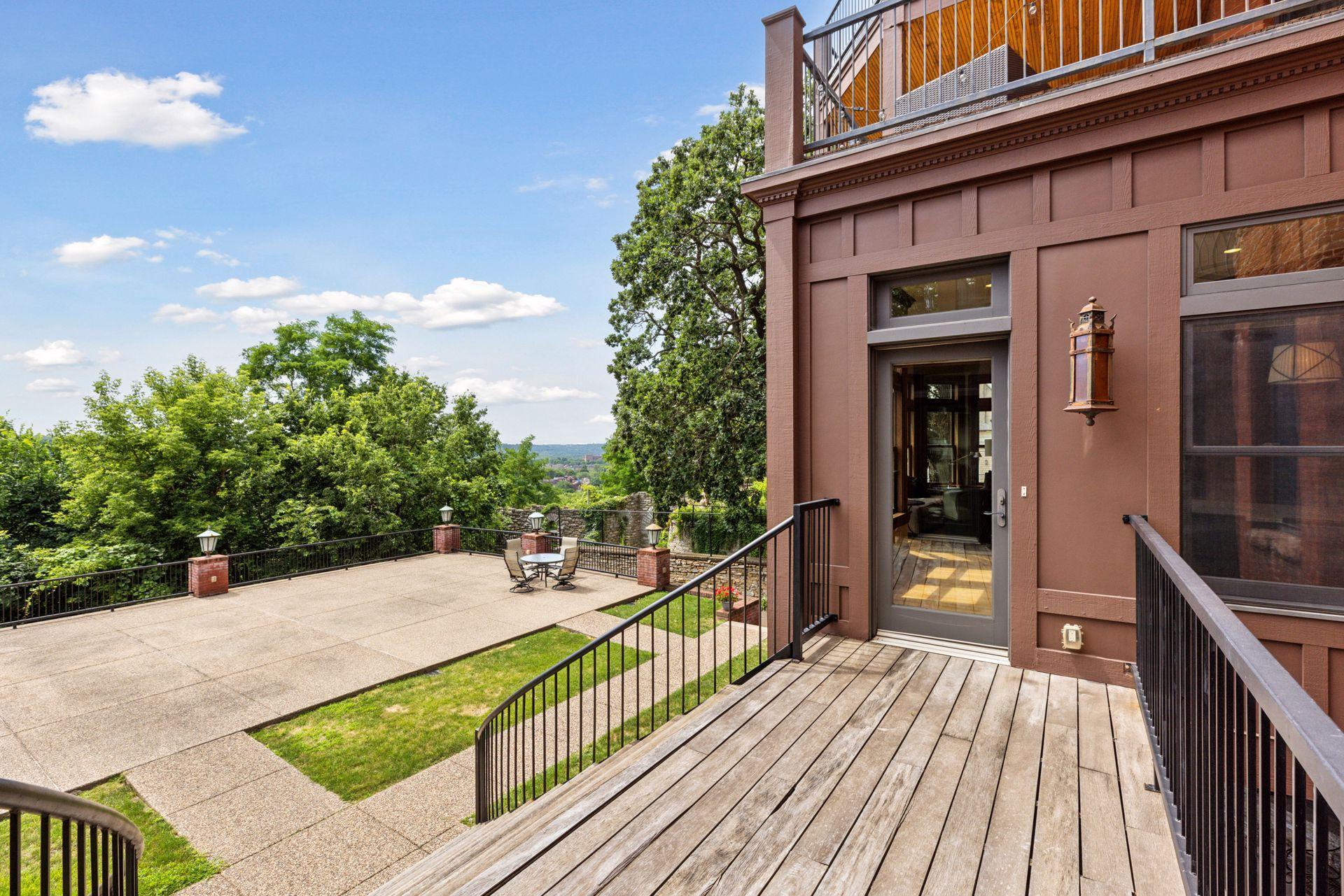 324 Summit Avenue Unit: 101