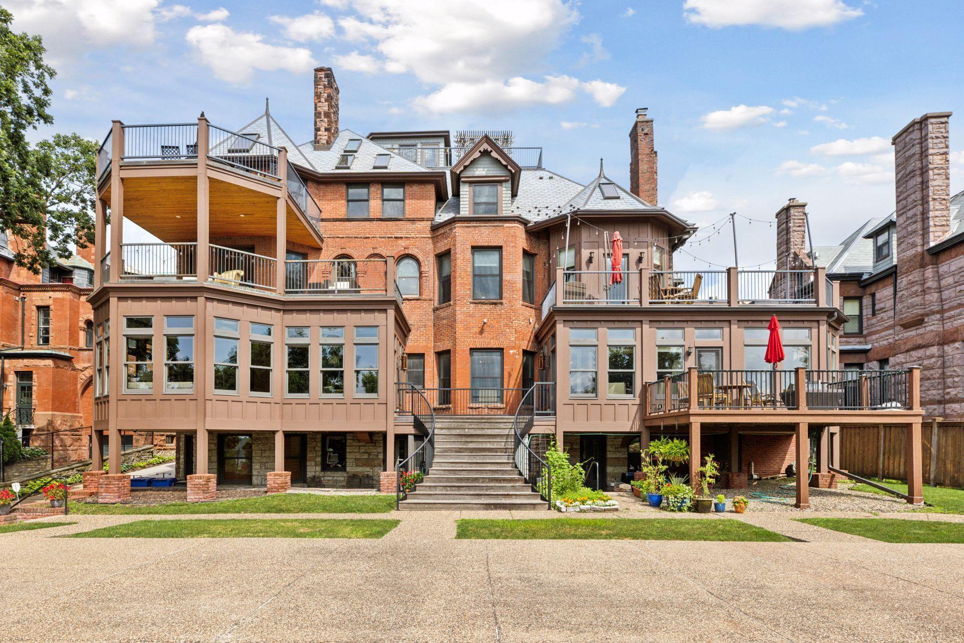 324 Summit Avenue Unit: 101
