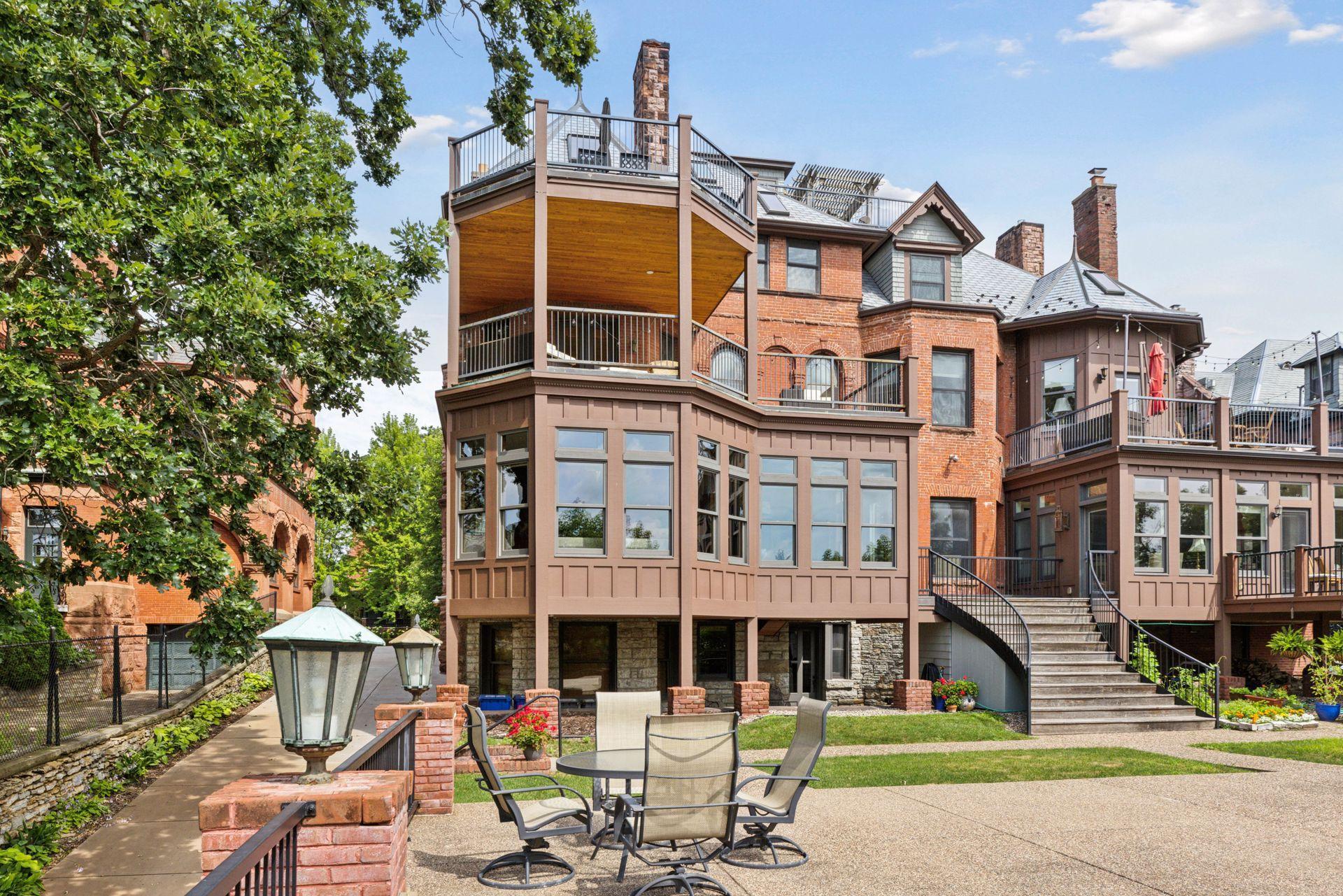 324 Summit Avenue Unit: 101
