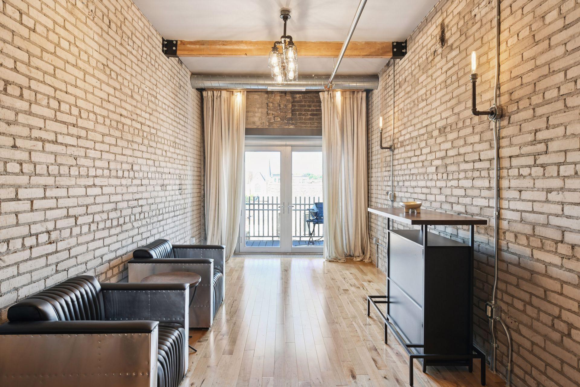 406 Wacouta Street Unit: 412