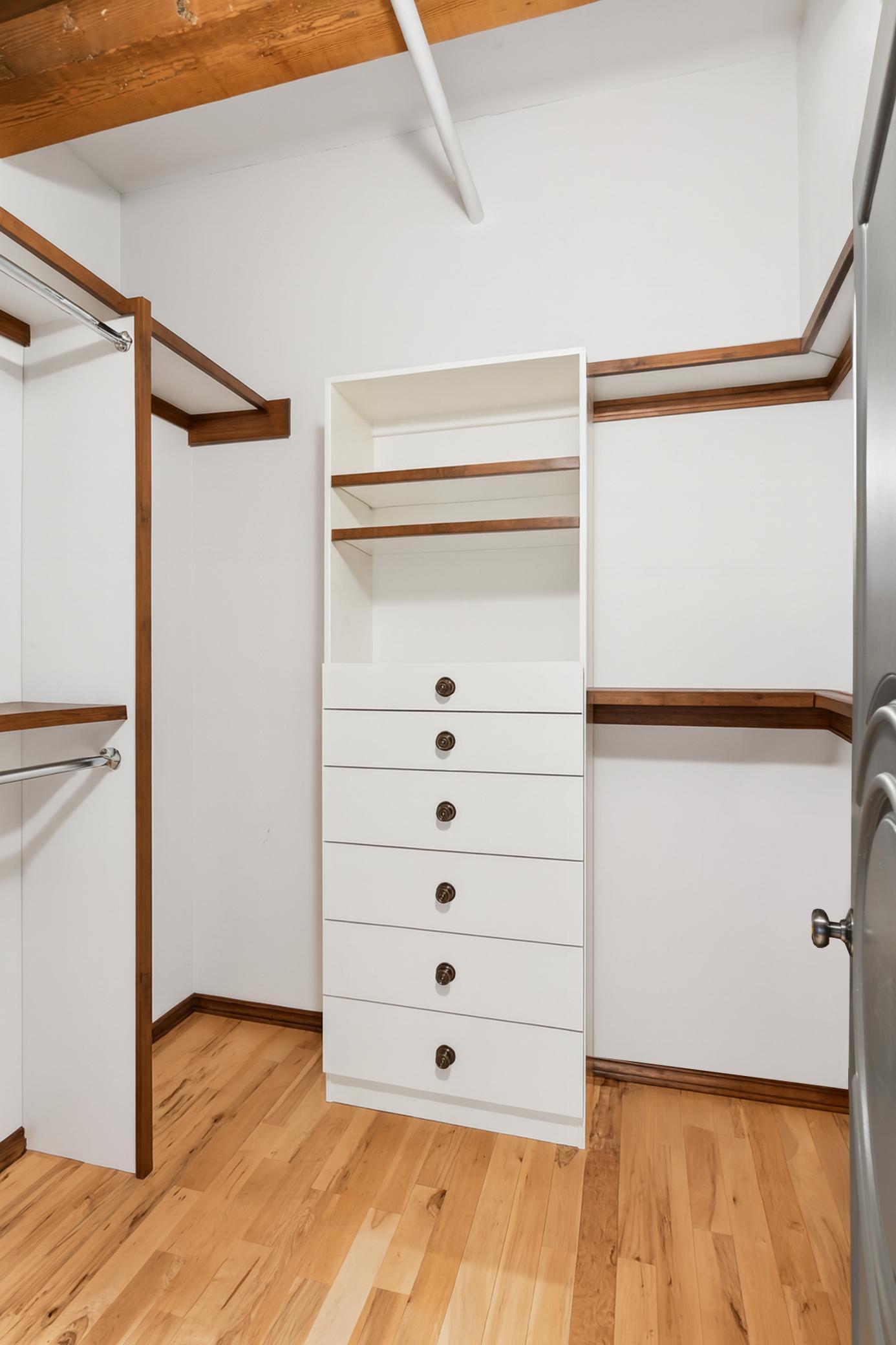 406 Wacouta Street Unit: 412