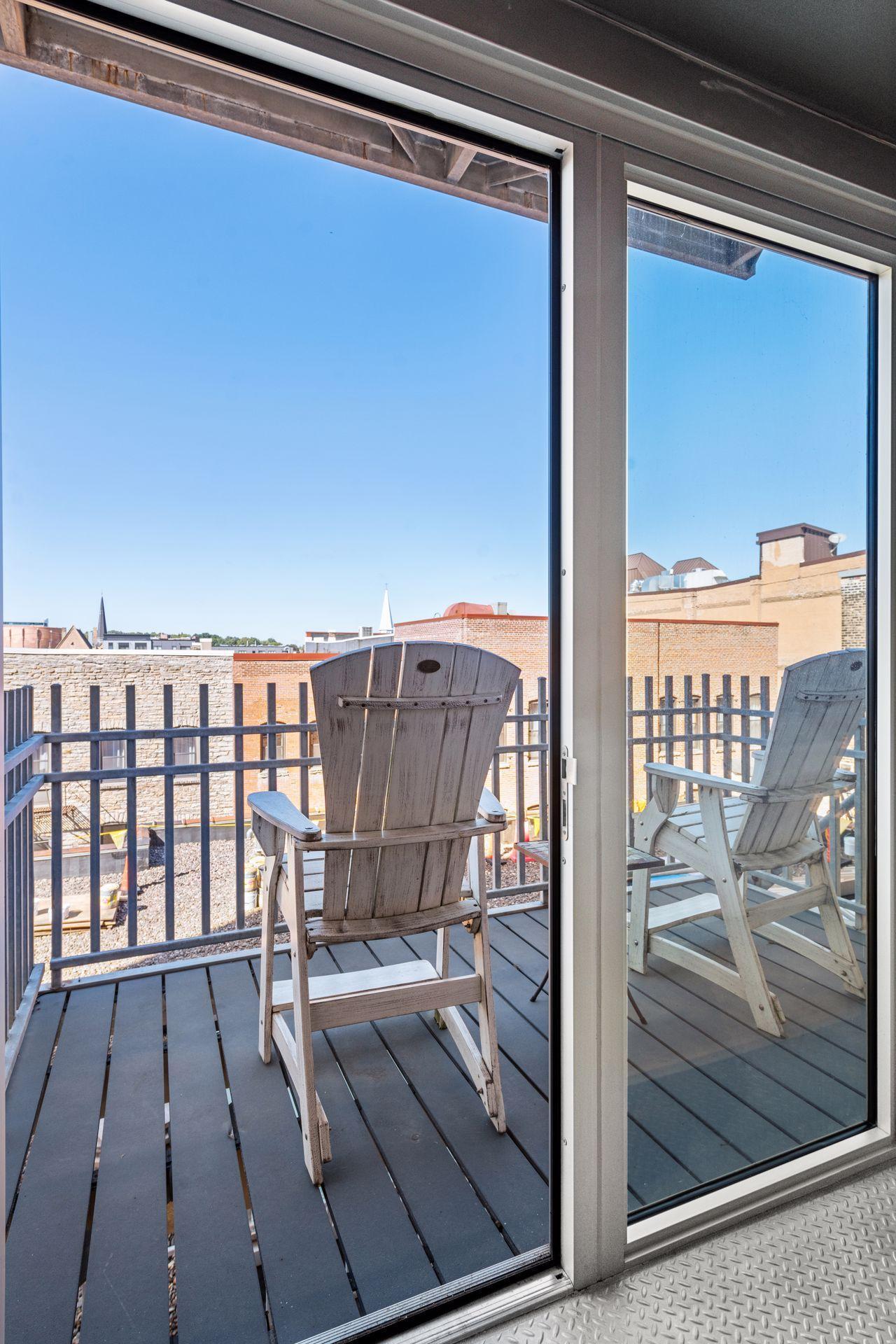 406 Wacouta Street Unit: 412