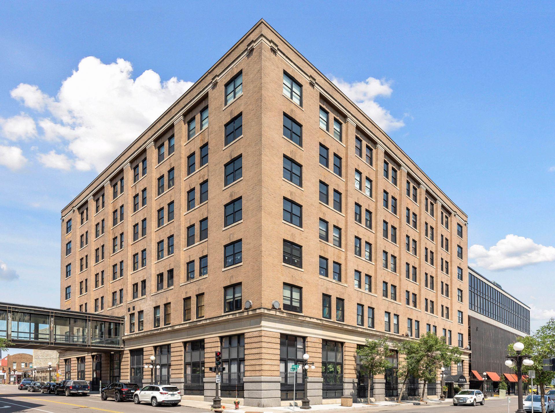 406 Wacouta Street Unit: 412