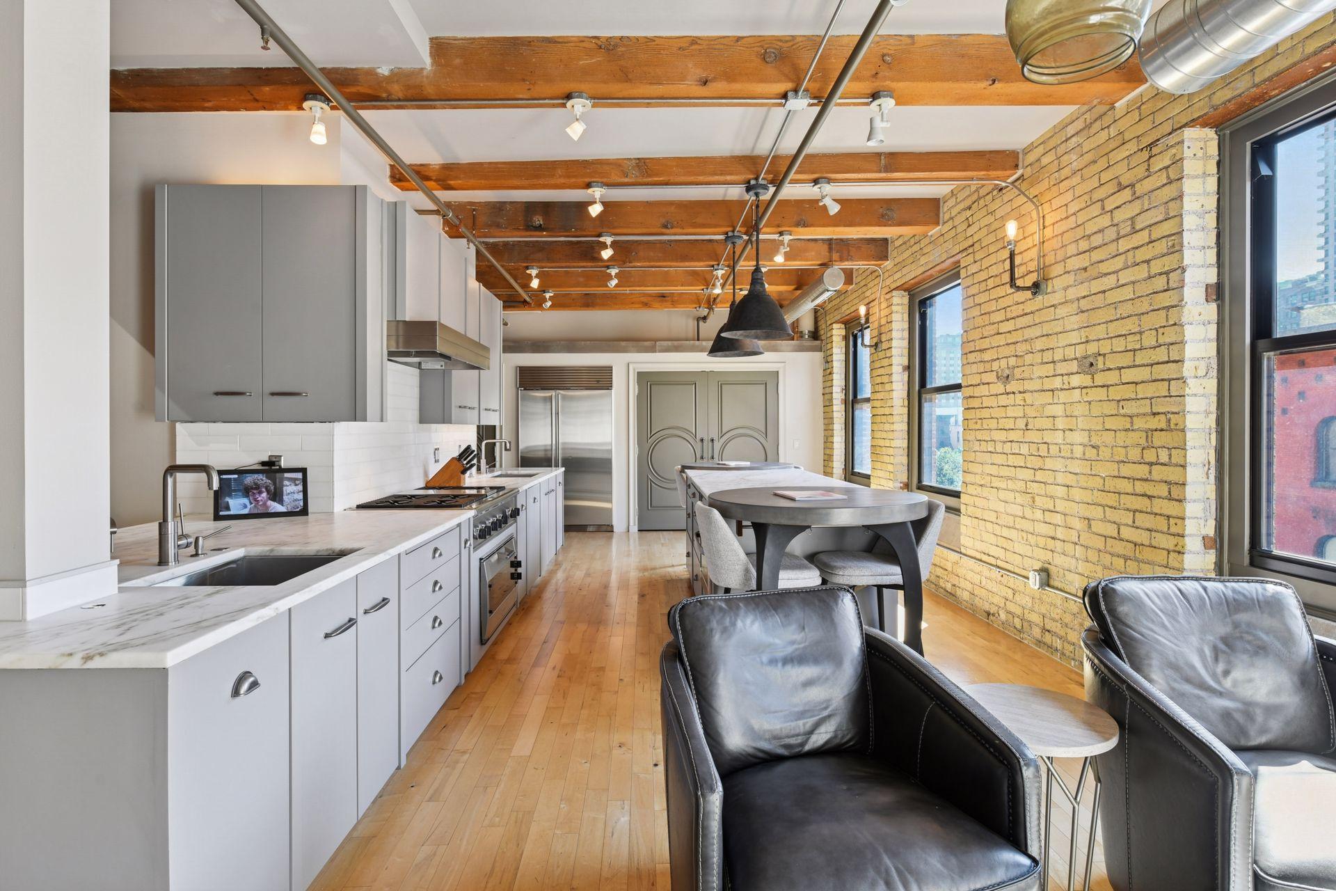 406 Wacouta Street Unit: 412