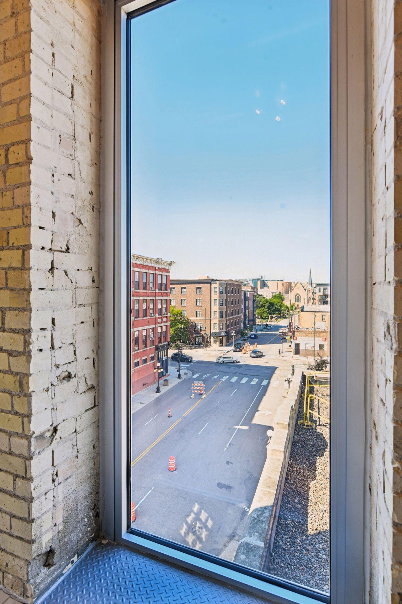 406 Wacouta Street Unit: 412